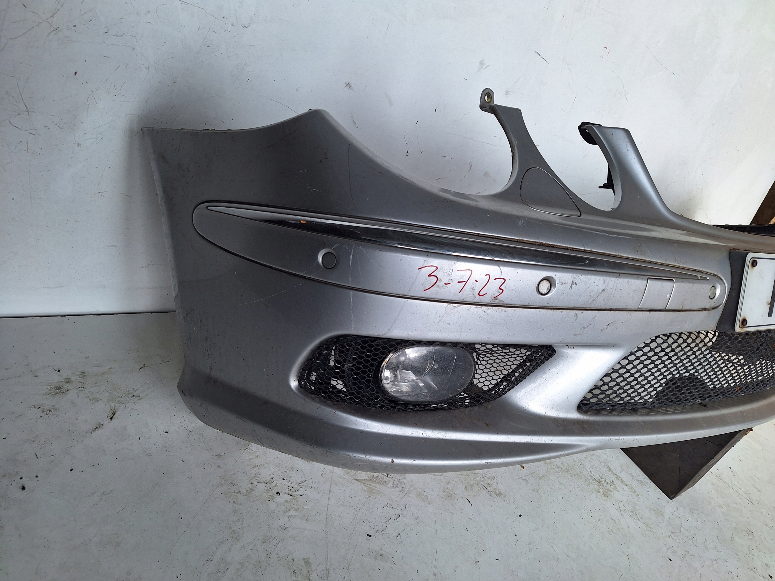 MERCEDES E-KLASA W211 bumper AMG XENON PDC