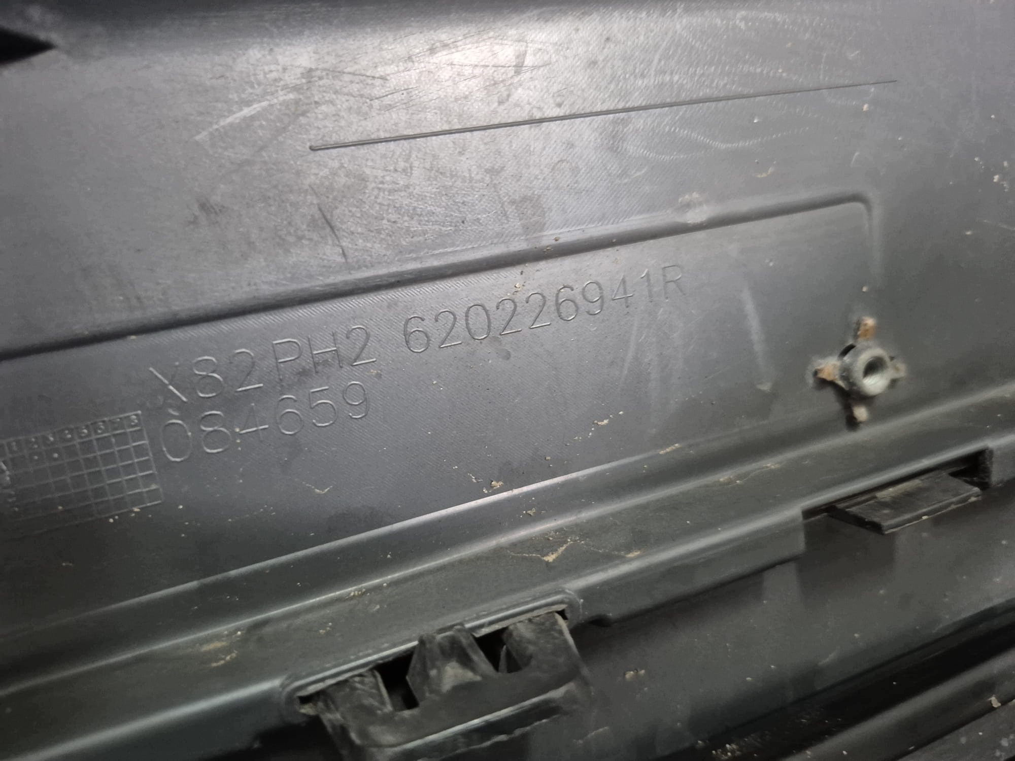 RENAULT TRAFIC IV 21- bumper front front grill 620226941R