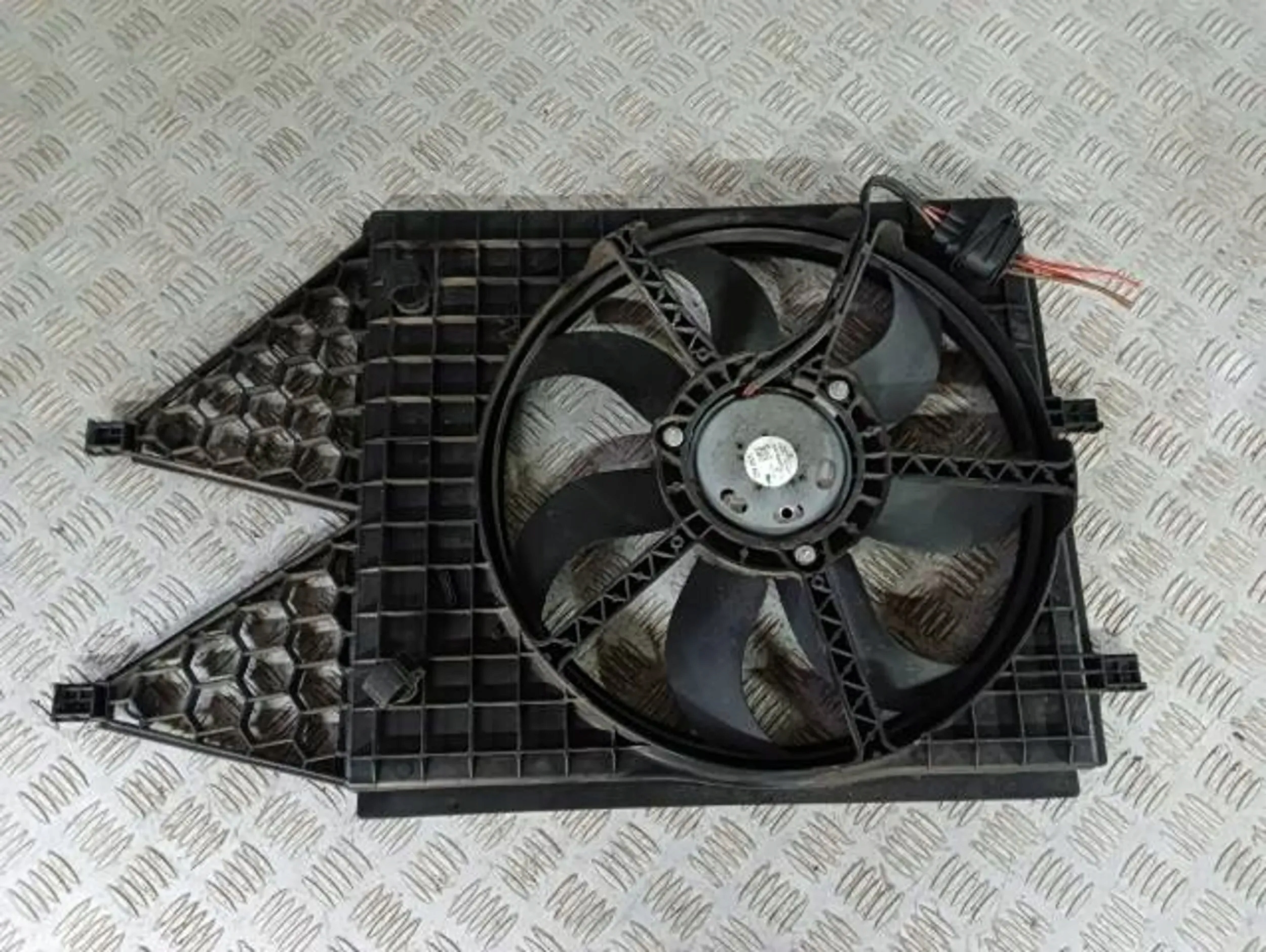 WENTYLATOR CHLODNICY 6R0121207Q SKODA FABIA III 1.2 TSI