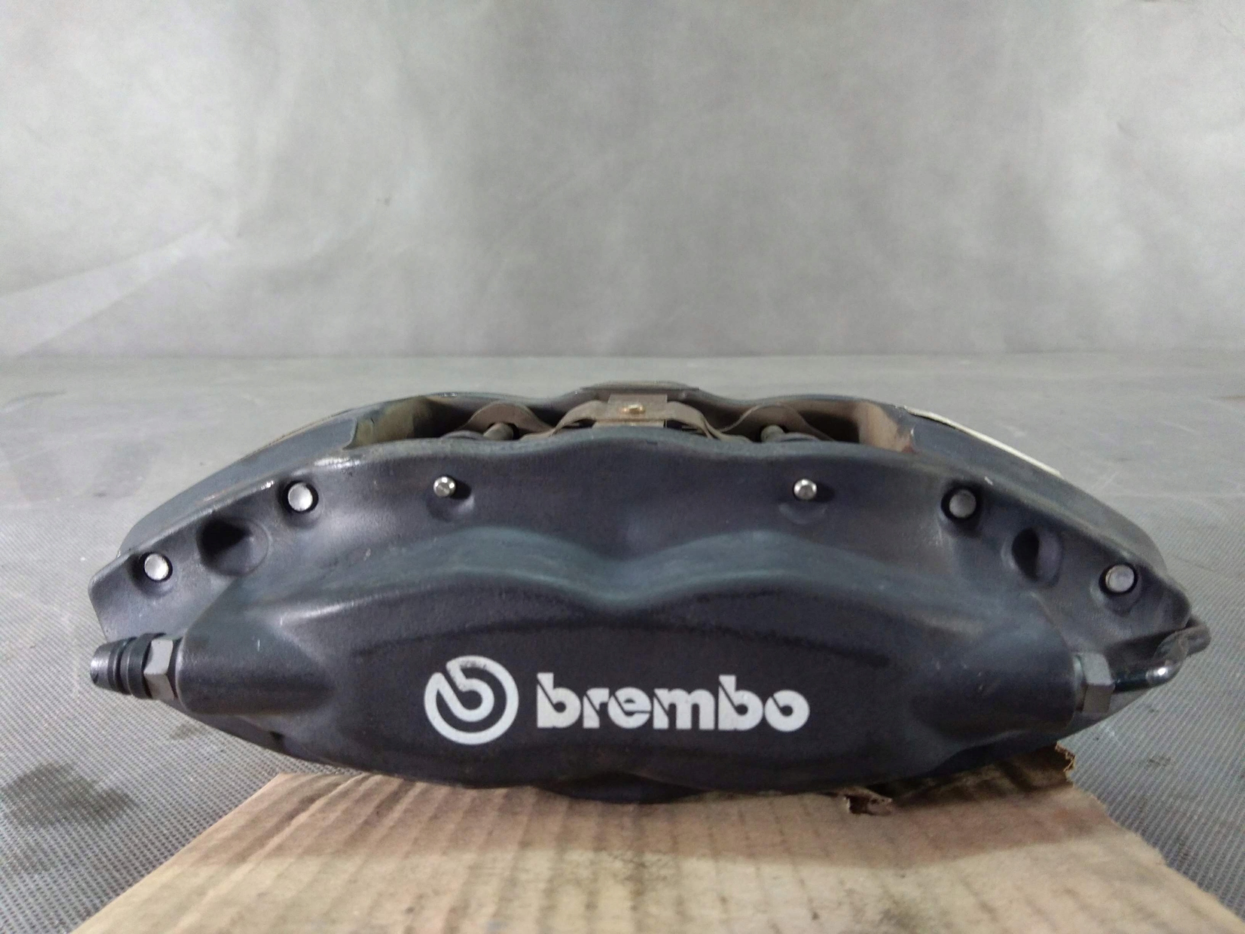 Dodge Challenger Charger SRT 15+ caliper right rear part BREMBO