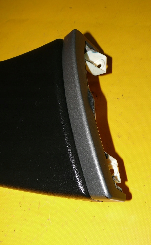 upholstery cover SLUPKA SRODKOWEGO right BMW 7 E65