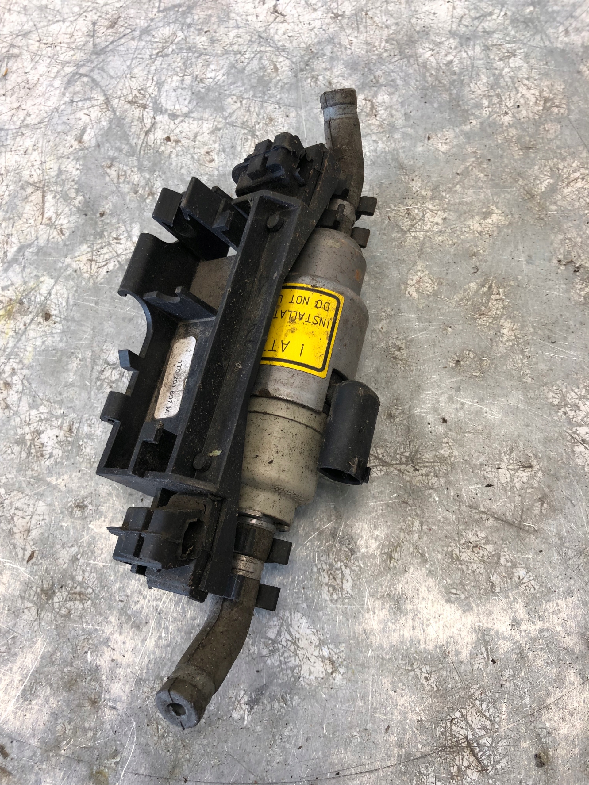 pump WEBASTO VW TOURAN 1T0201607M