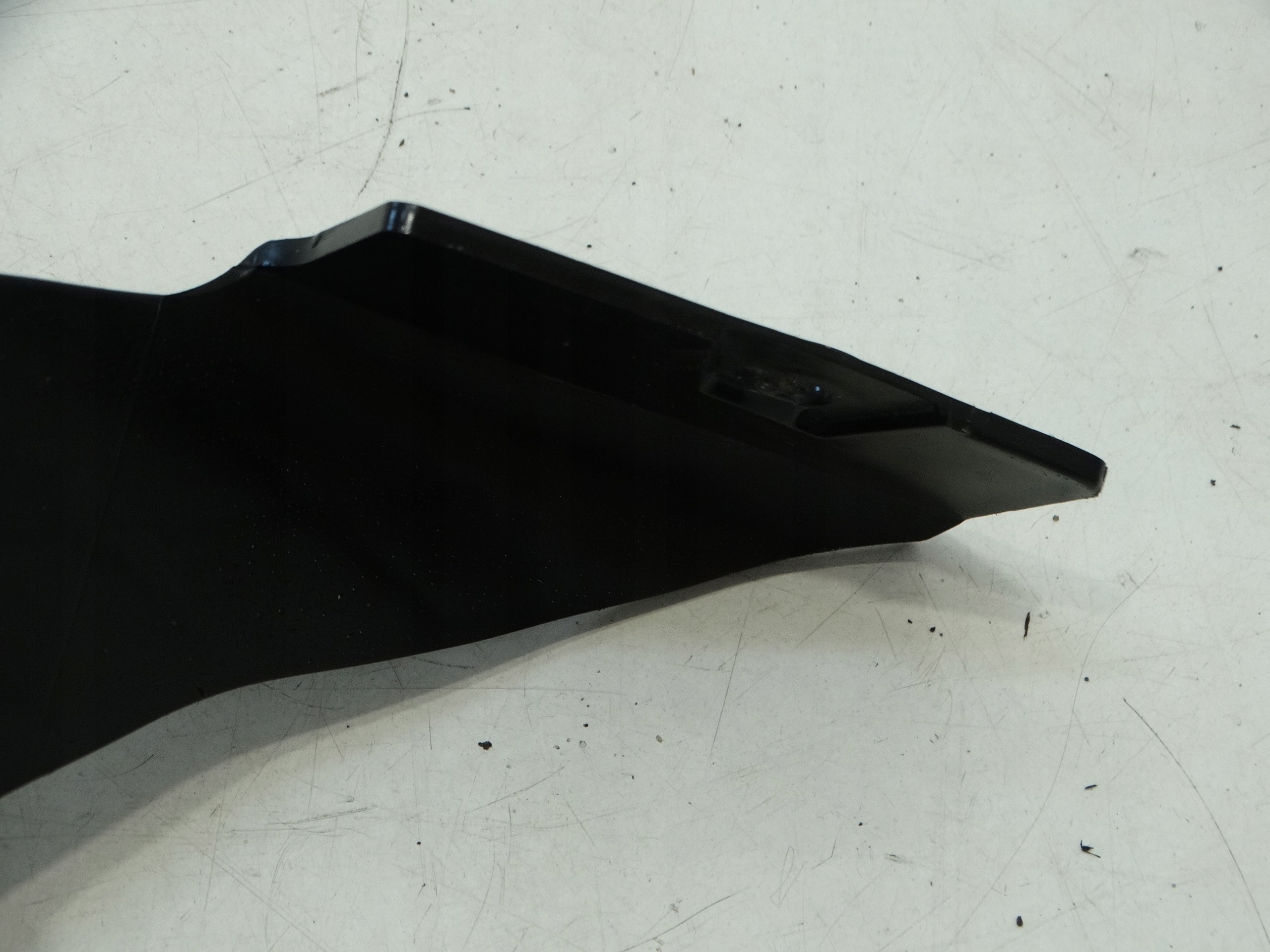 Supporto parafango sinistra Anteriore CITROEN C4 CACTUS 2016R. 9805295880