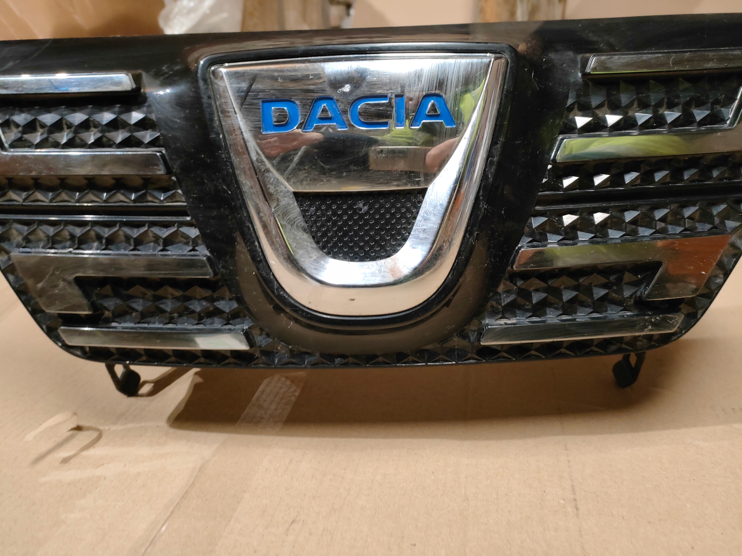 GRIGLIA Logo Logo Emblemat Dacia Spring