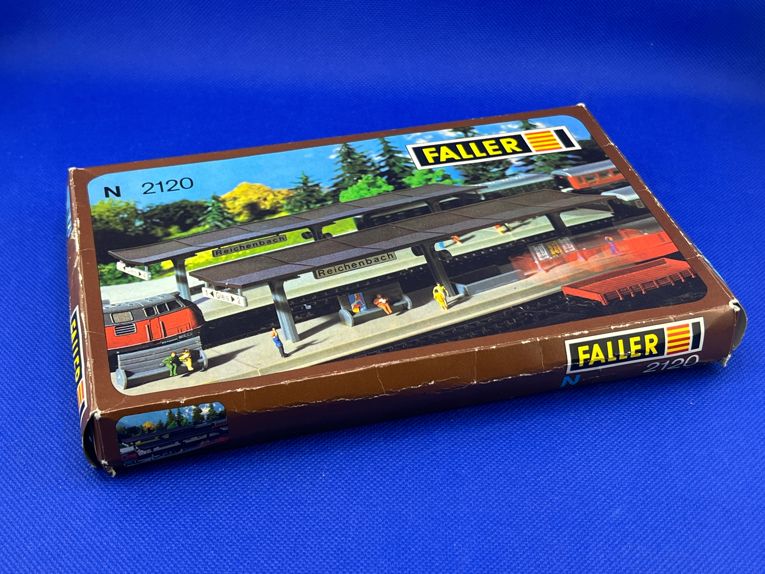 ZESTAW PERONÓW FALLER 2120, SKALA N >>>