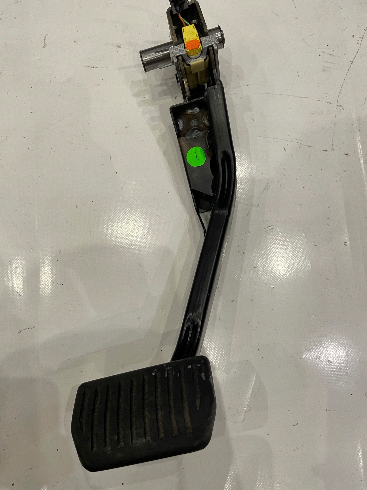 VOLVO XC90 ПИРОТЕХНИЧЕСКАЯ ПЕДАЛЬ ТОРМОЗА 50905282