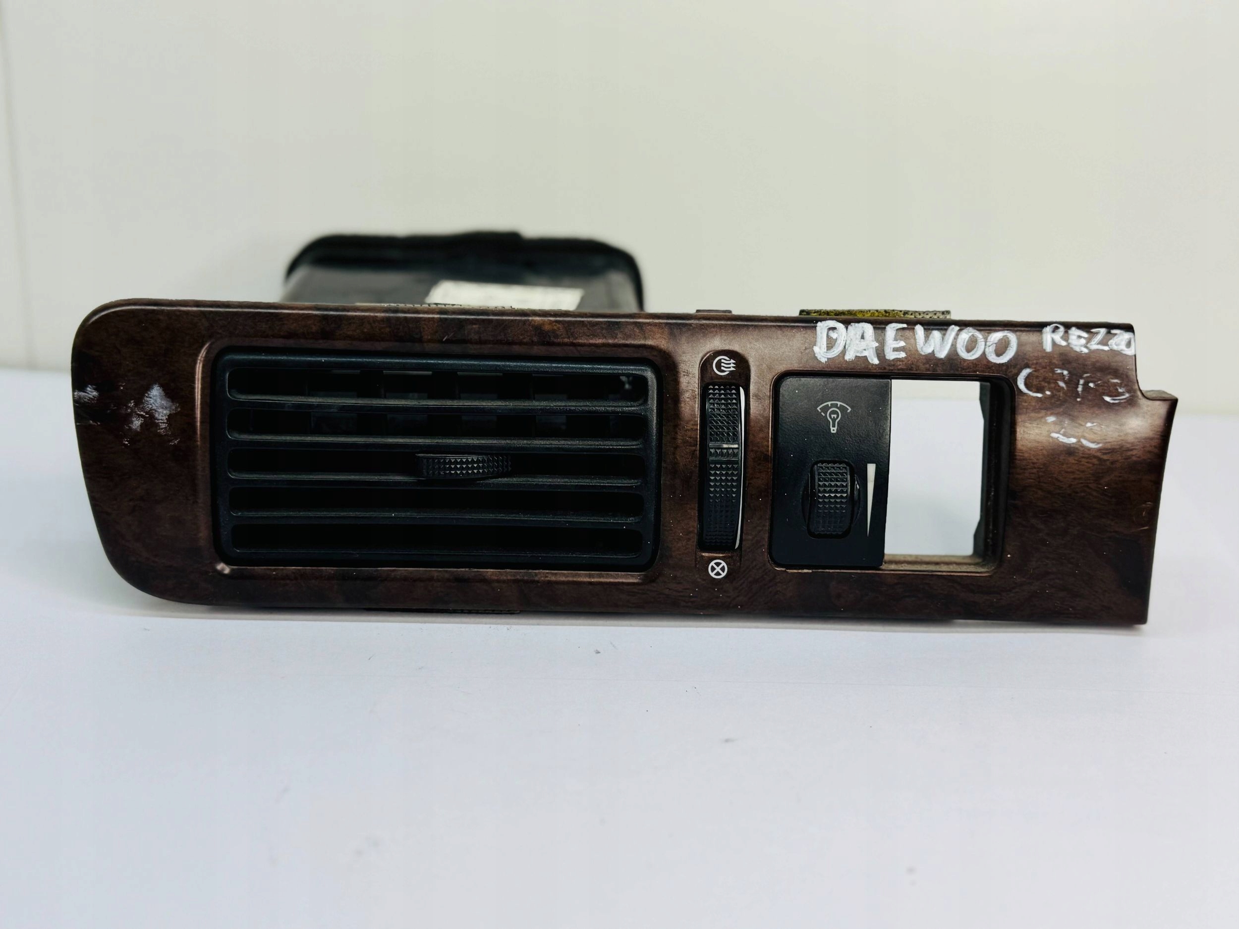 2004 Daewoo Rezzo grid air conditioning devices side of the dashboard 96273030
