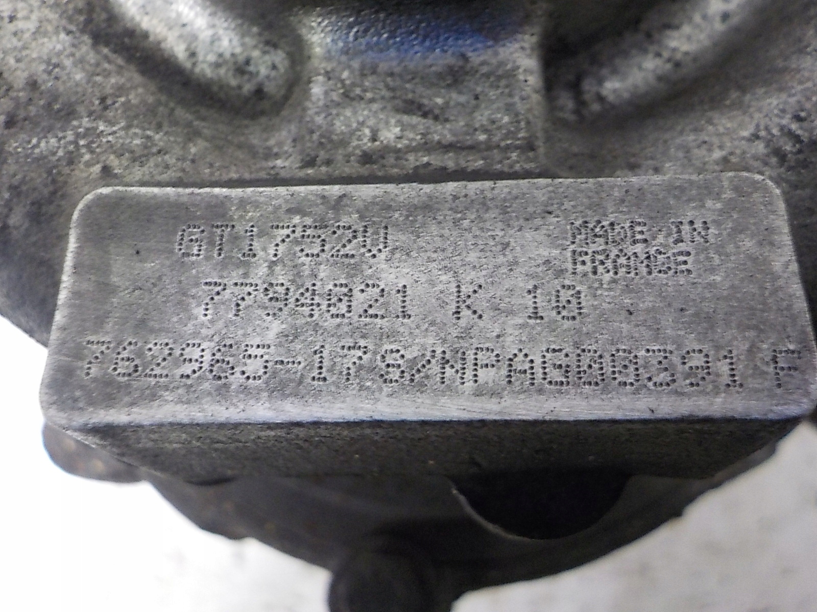 BMW X3 E83 2.0D turbo TURBINA 7794021