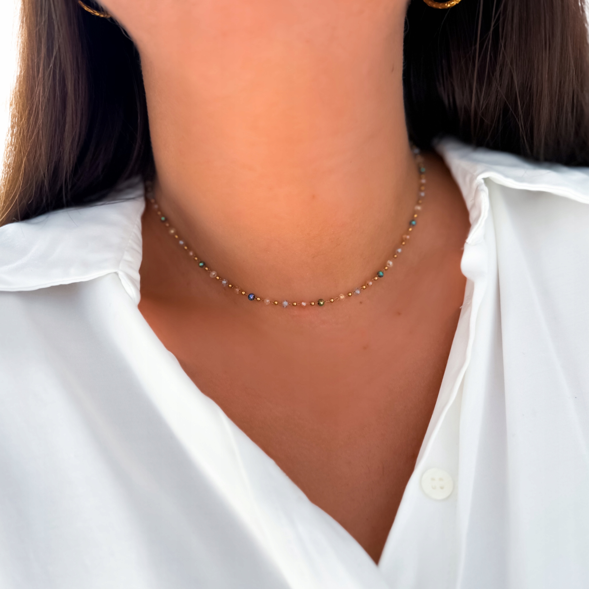 Naszyjnik choker ze stali krótki z koralikami wielokolorowe opalizujące