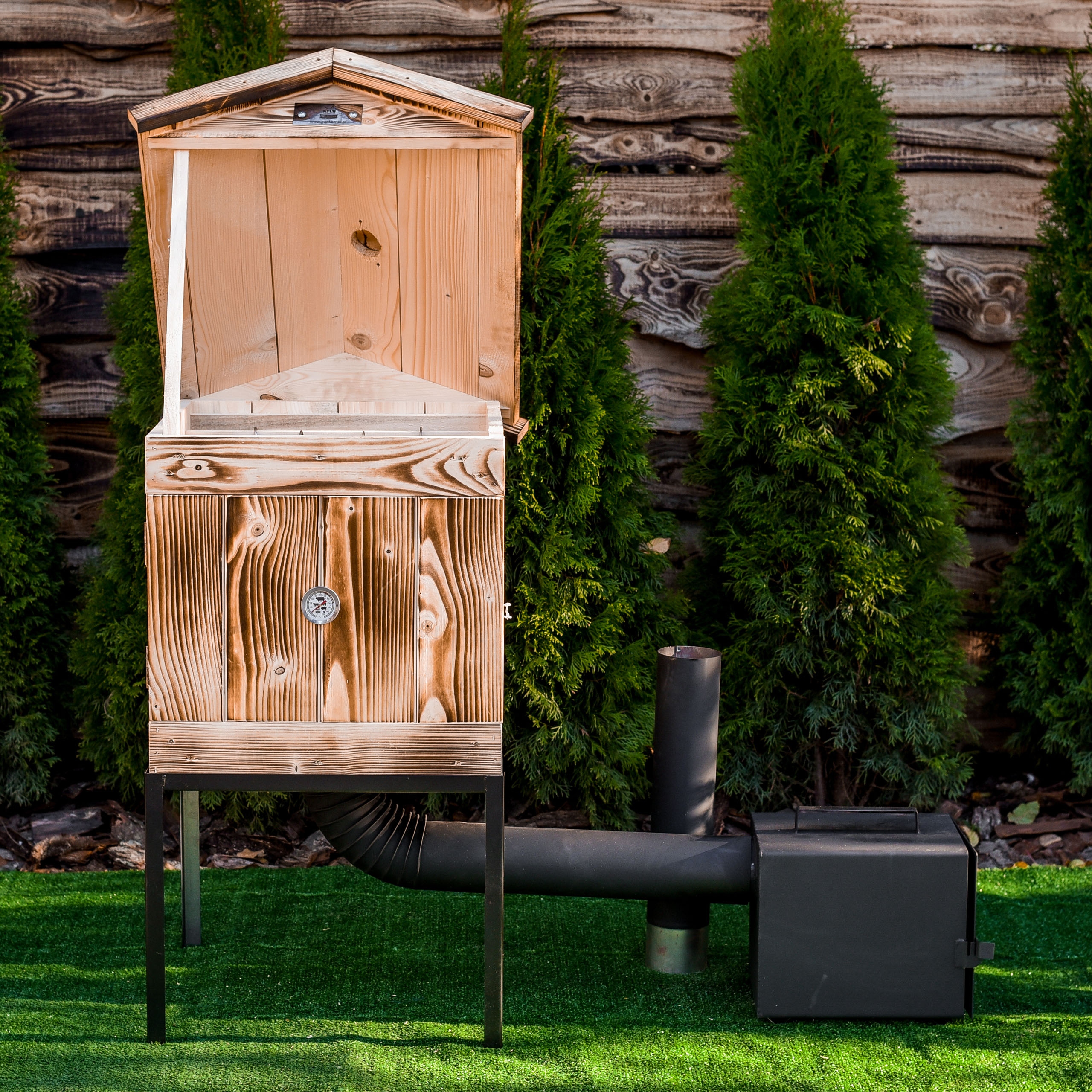 WĘDZARNIA OGRODOWA DOMOWA DREWNIANA DRZWICZKI OPALANA HAKI PALENISKO Producent PanKornik