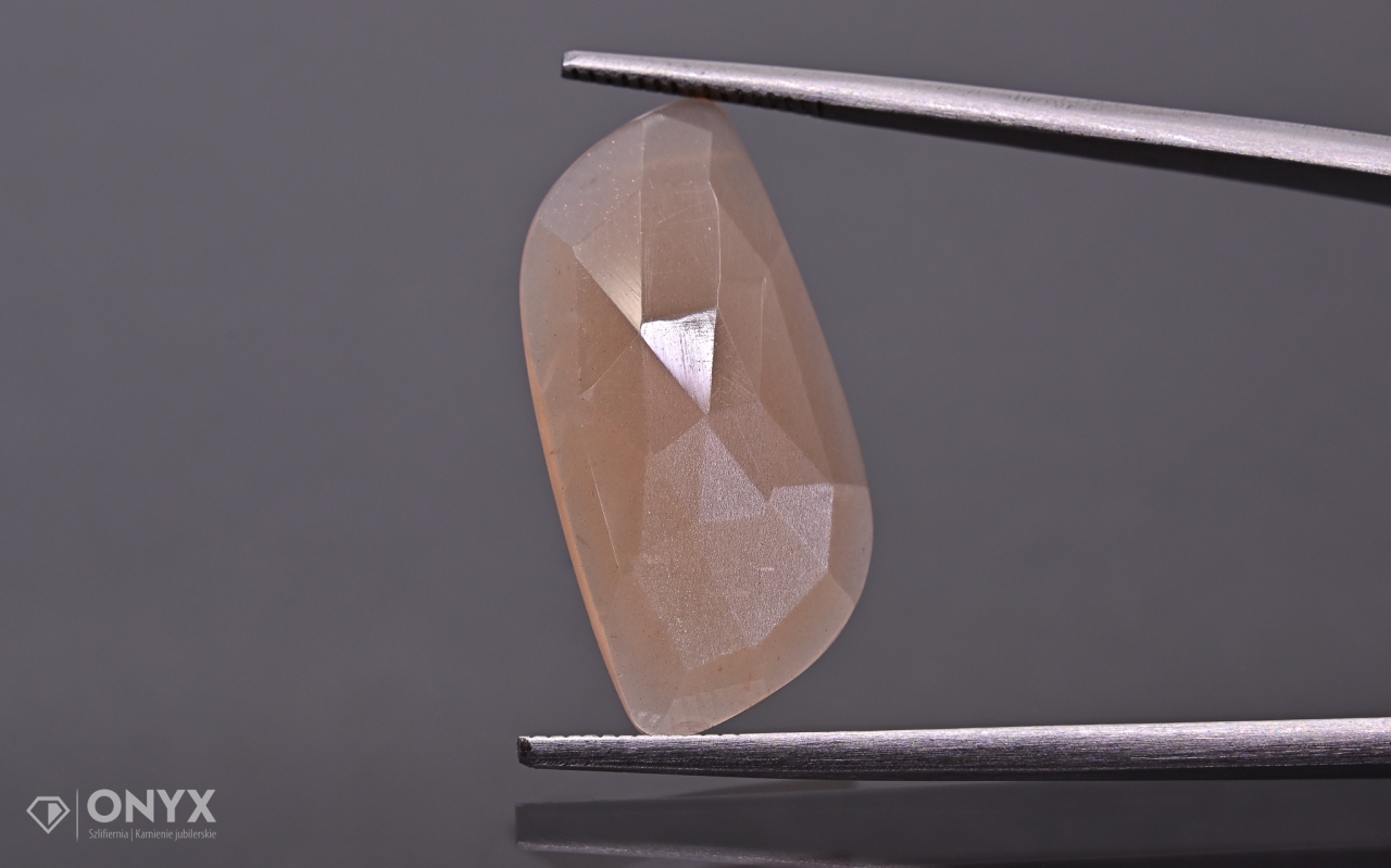 Měsíční kámen fazetovaný nepravidelný 23,5x11,