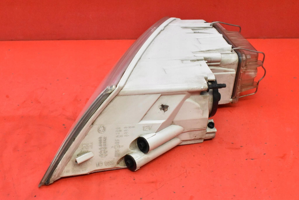 REFLEKTOR right light front EU SKODA OCTAVIA 2 II 04-08