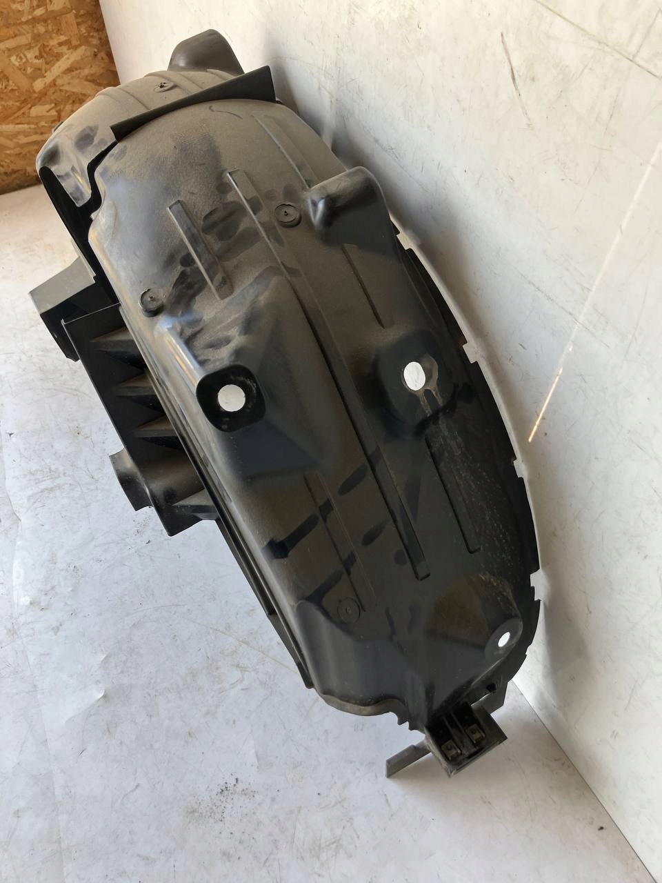 mudguard left rear part RENAULT ARKANA 767495023R