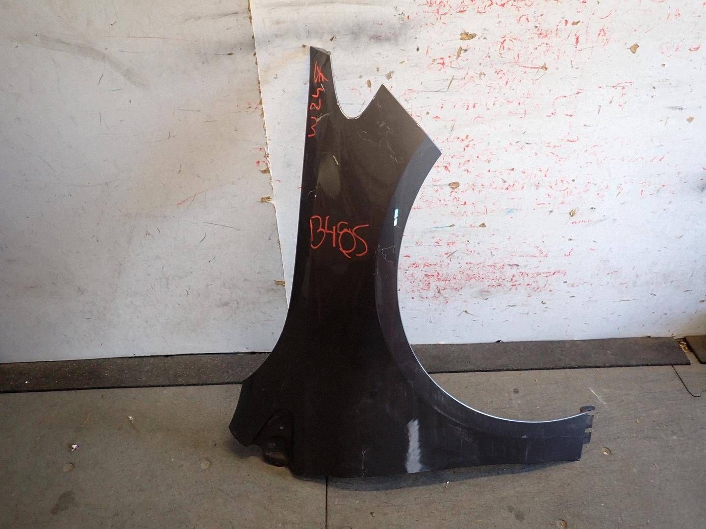 fender front front right MERCEDES B-KLASA W247 2018