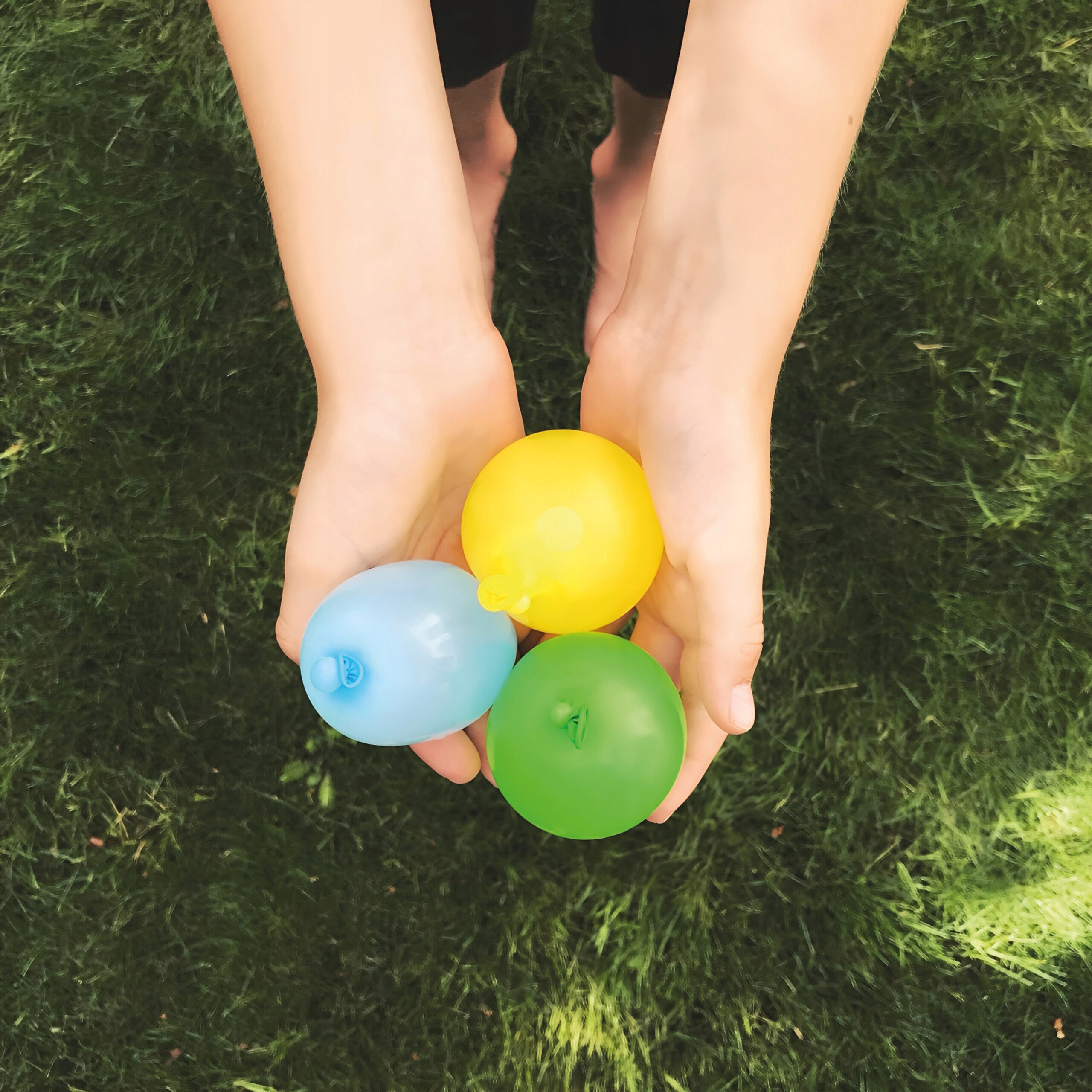 BOMBY WODNE BALONY NA WODĘ KOLOROWE AUTOMATYCZNE Z NAPEŁNIACZEM 111 SZT. Długość 24 cm