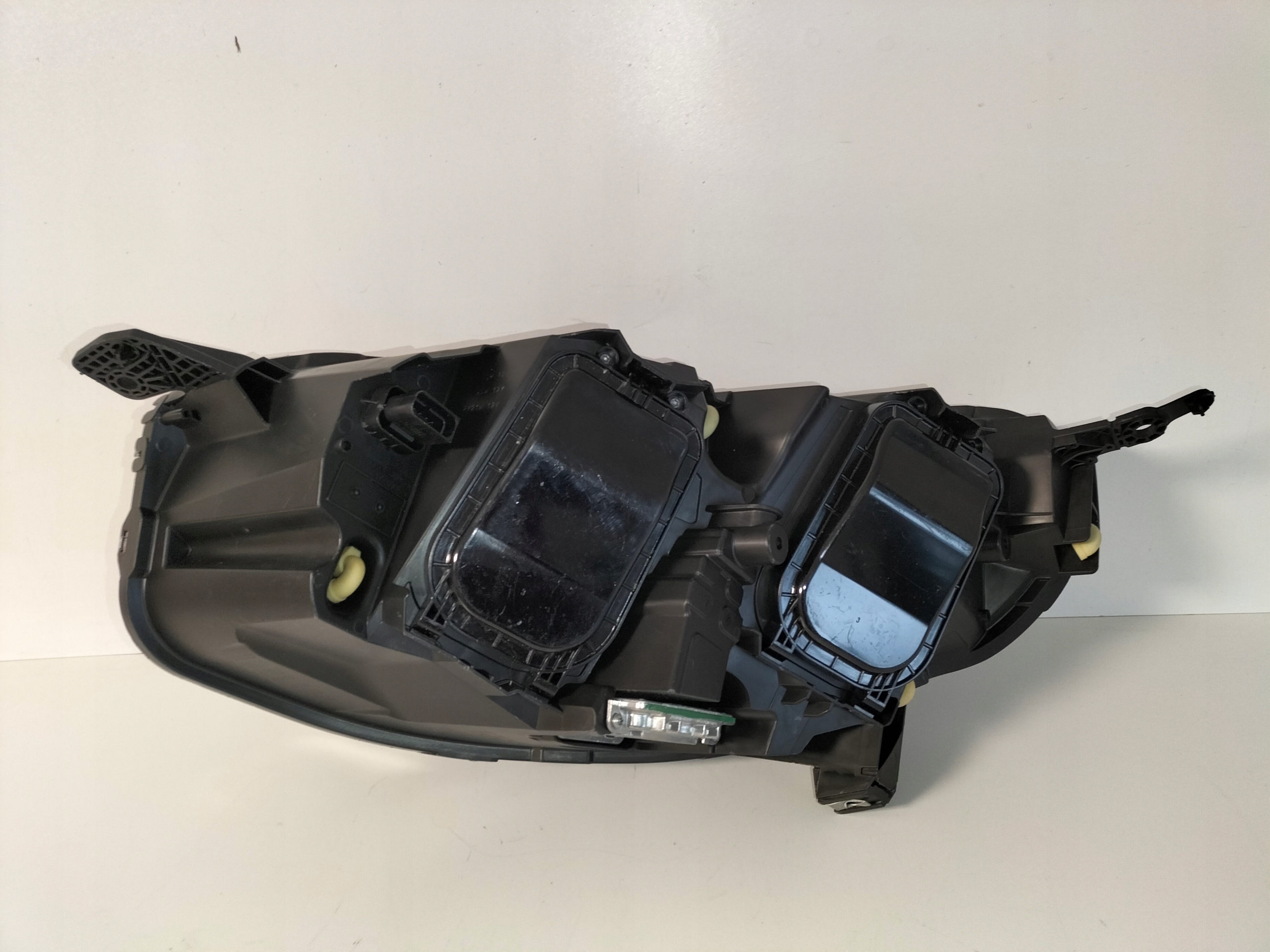 light front reflektor right OPEL ZAFIRA D 19- VIVARO C 19- XENON
