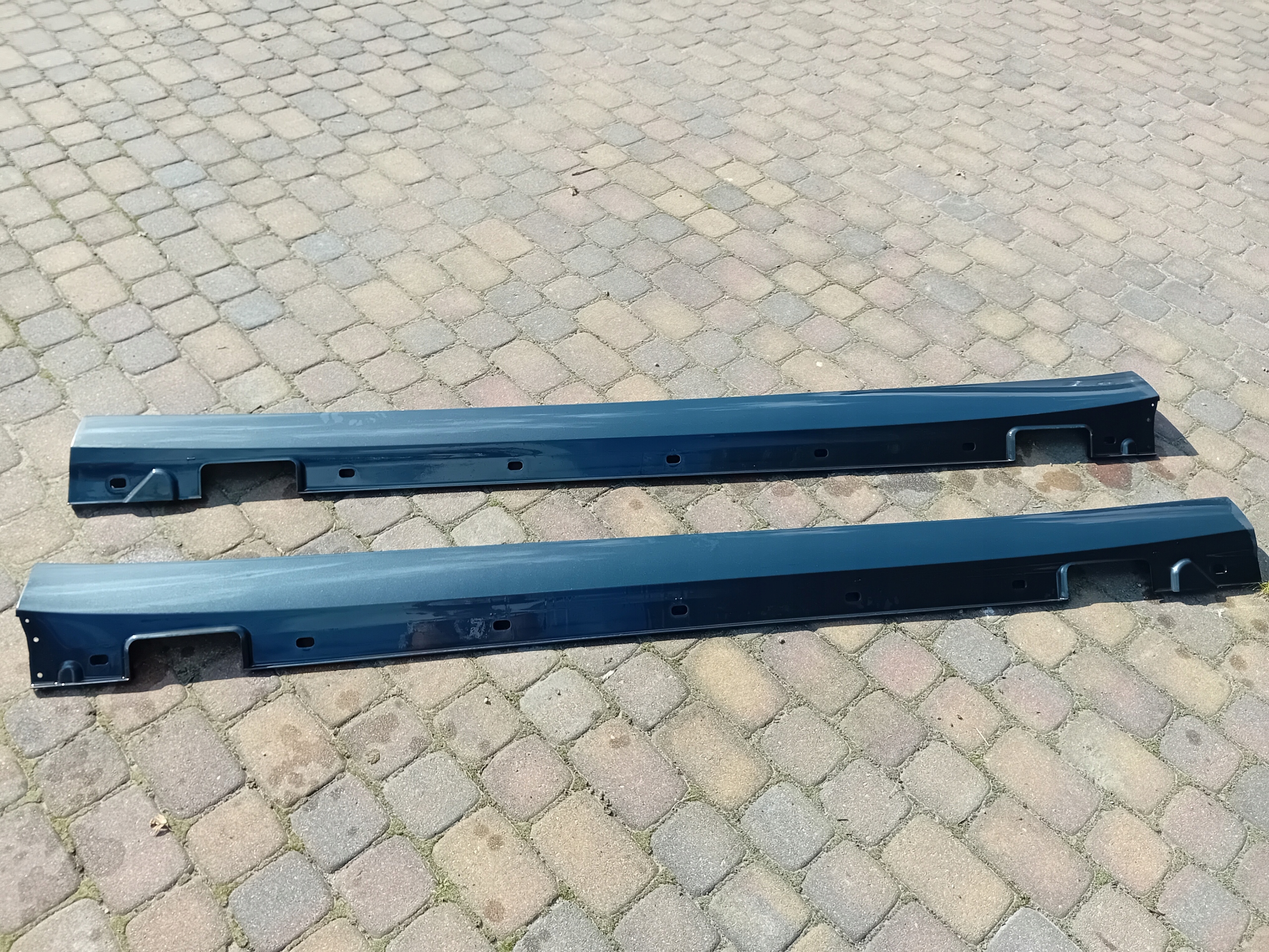 MERCEDES W212 LISTWA PROGOWA LEWA PRAWA 755 SEDAN