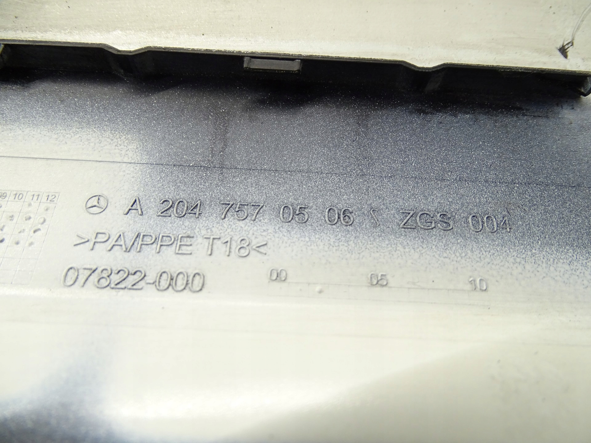 Tankklappe des Kraftstoffsbehälters MERCEDES W204 A2047570506