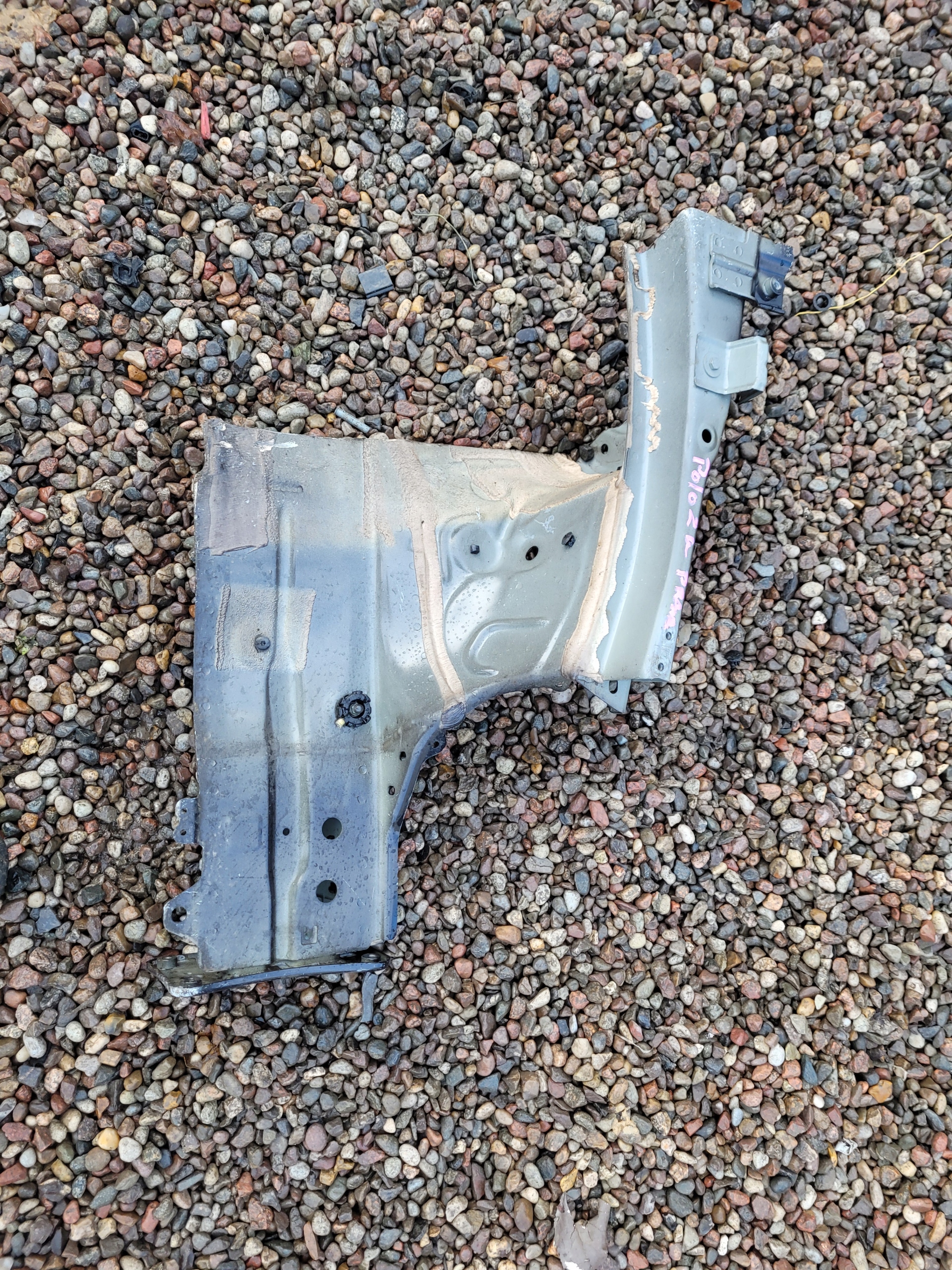 quarter front front right VW POLO 2G