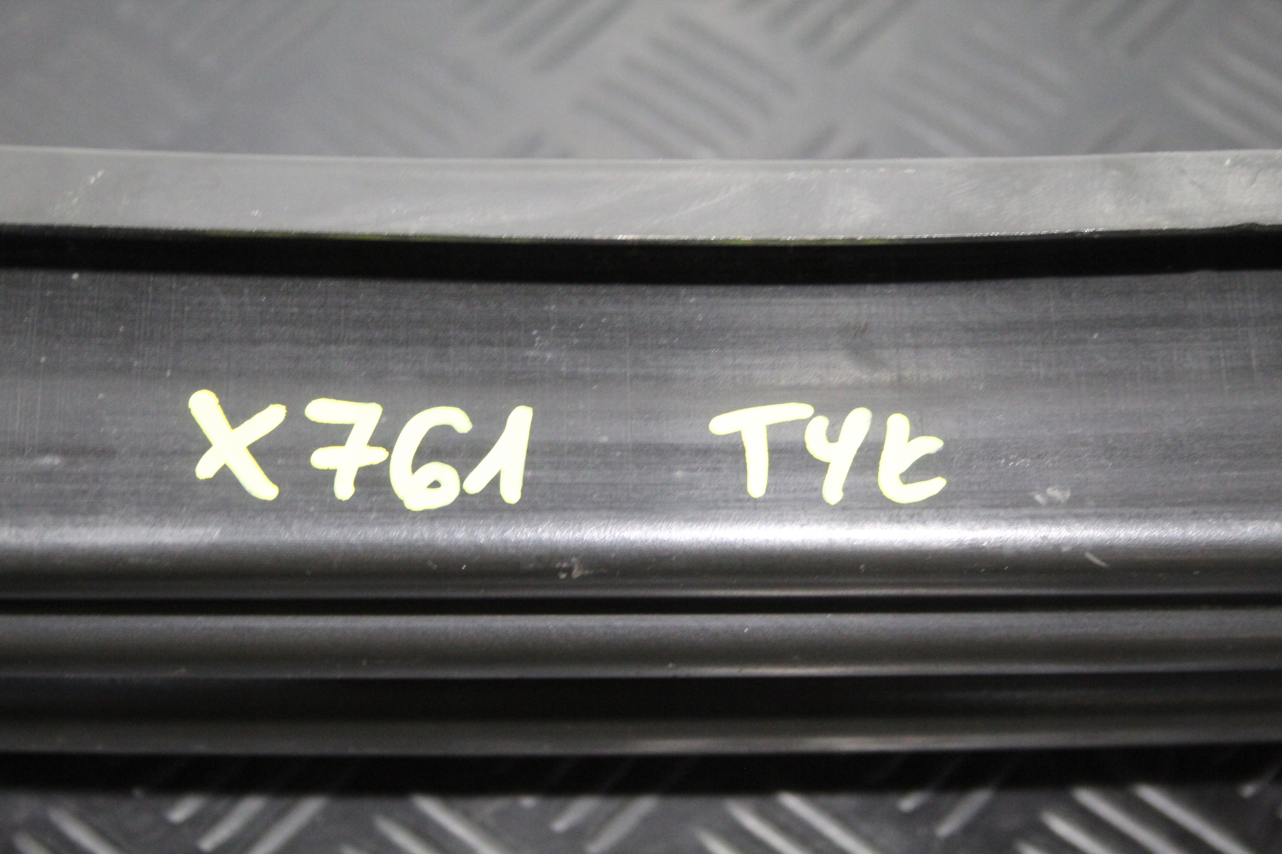 sider pillar below bumper rear part JAGUAR F-PACE X761