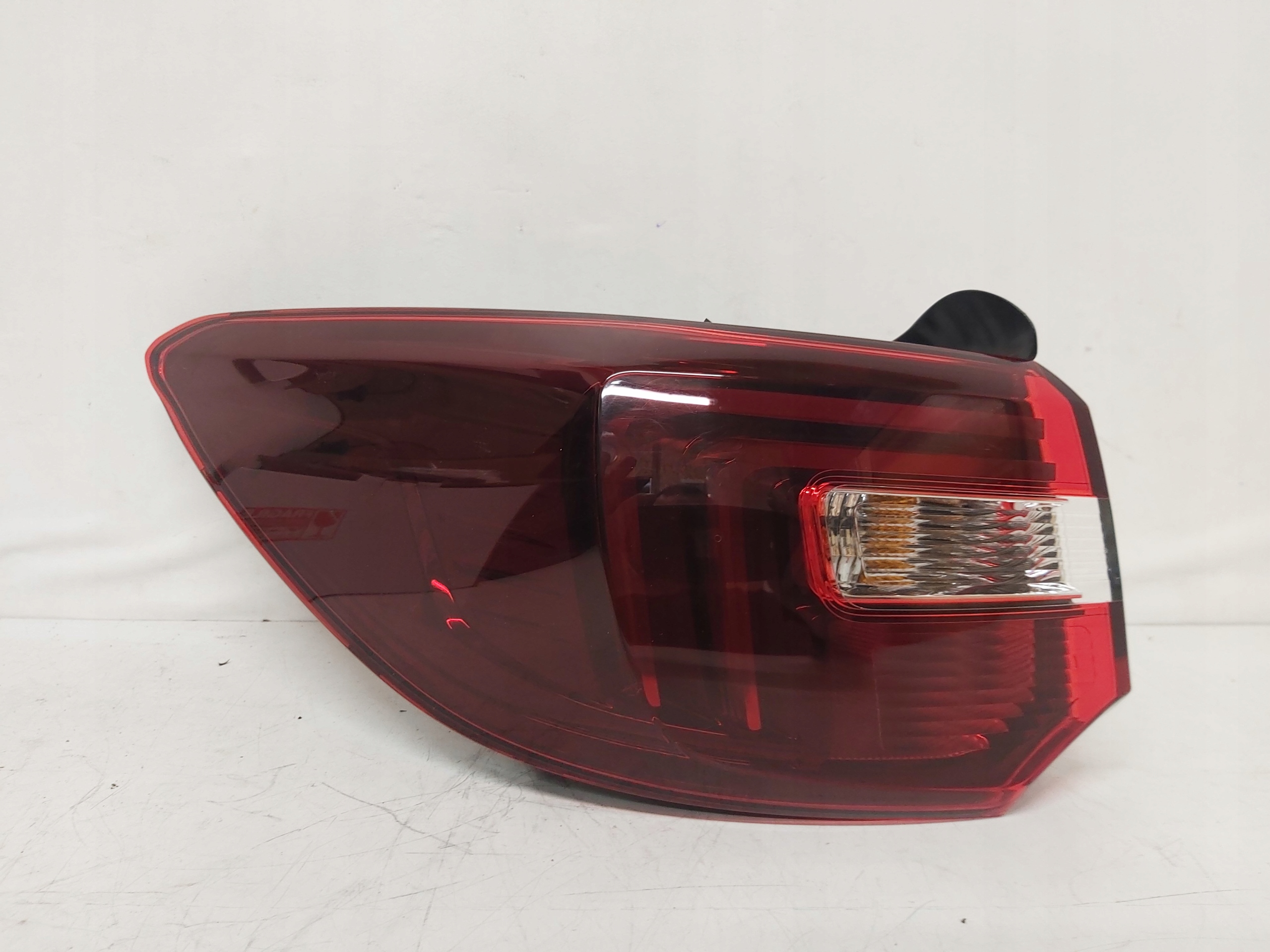 LAMPA TYŁ LEWA OPEL GRANDLAND X YP00098380
