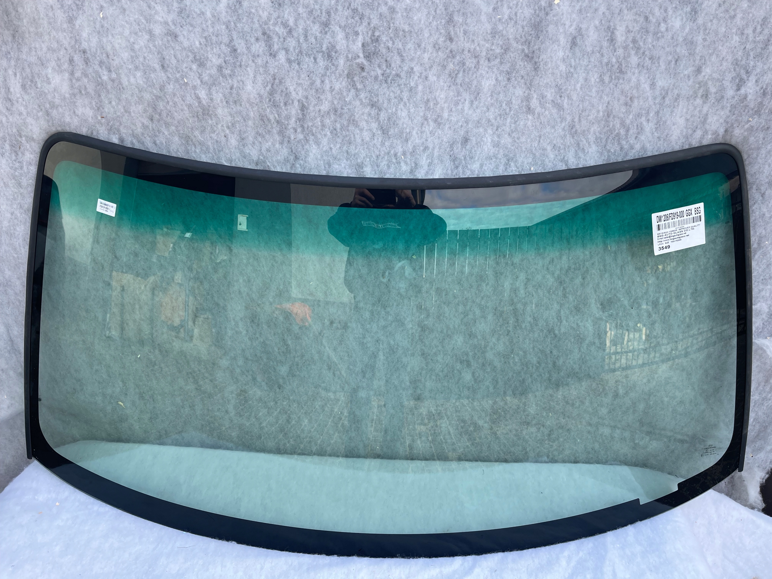 FORD EXPLORER 1983 - 2001 SZYBA PRZEDNIA USZCZELKA