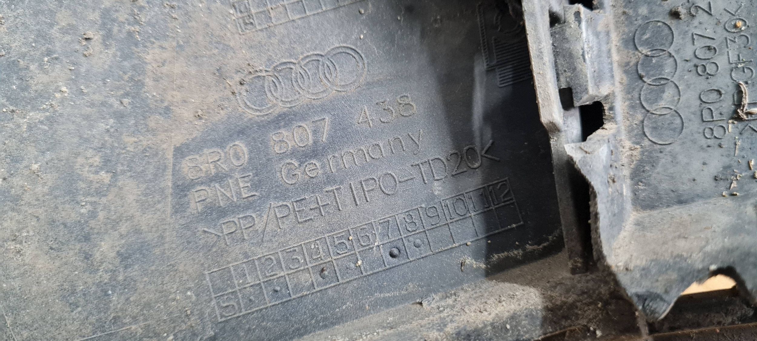 Q5 8R corner of a bumper bumper right front front 8R0807438