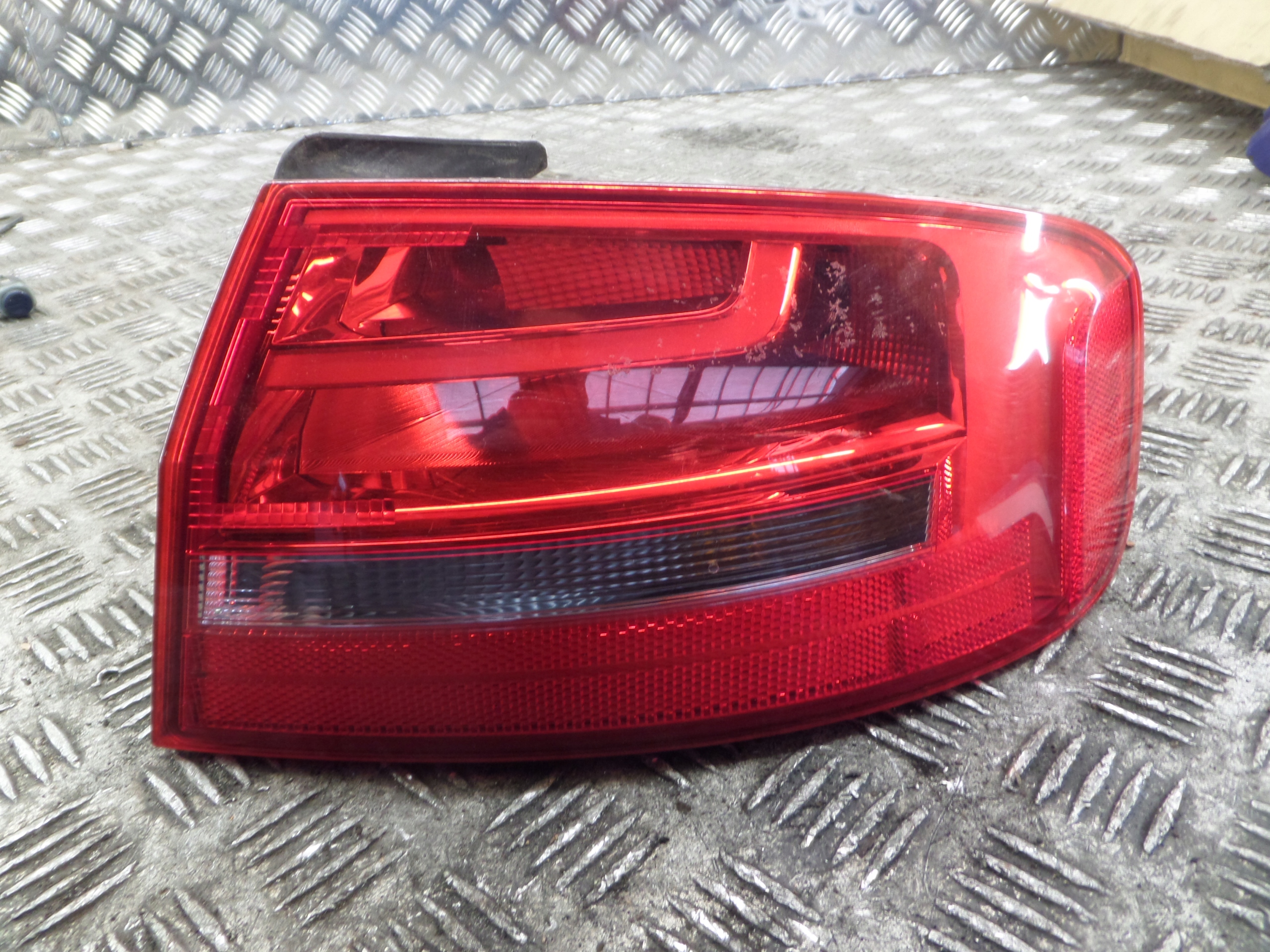 licht rechts hinten Audi A4 B8 2VA01091402