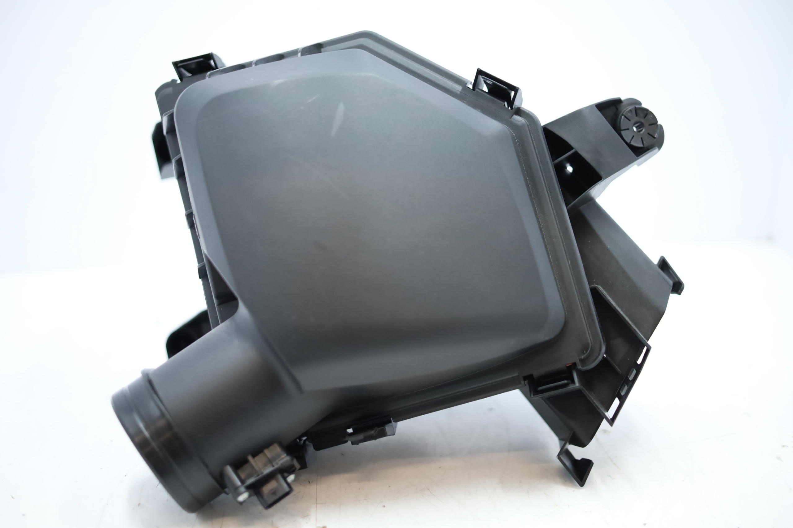 Корпус повітряного фільтра BMW X1 U11 8489429
