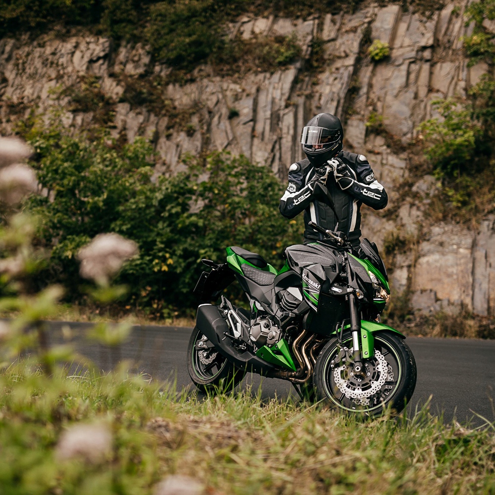 Męska skórzana kurtka motocyklowa W-TEC Velocity M EAN (GTIN) 8595153698065