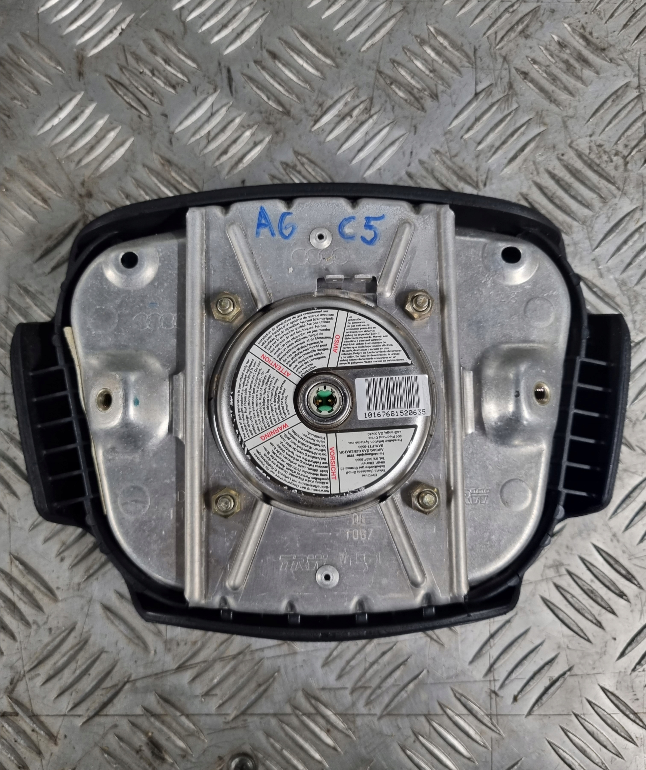 airbag POWIETRZNA driver´s AUDI A4 (8D2. B5) 1.6 4B0880201Q
