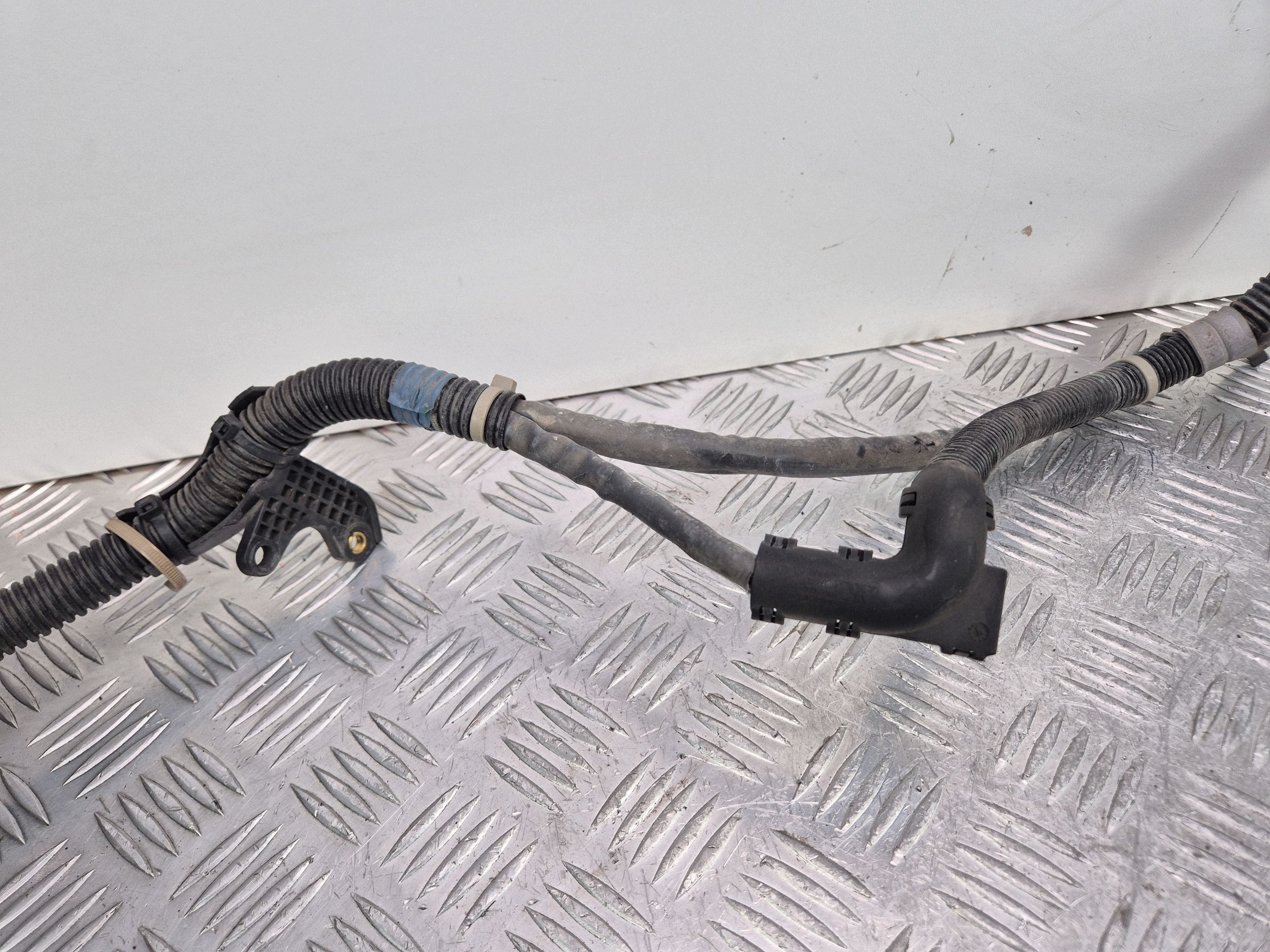 klemme plus Mercedes E350 CDI W212 OM642852 A2124404352