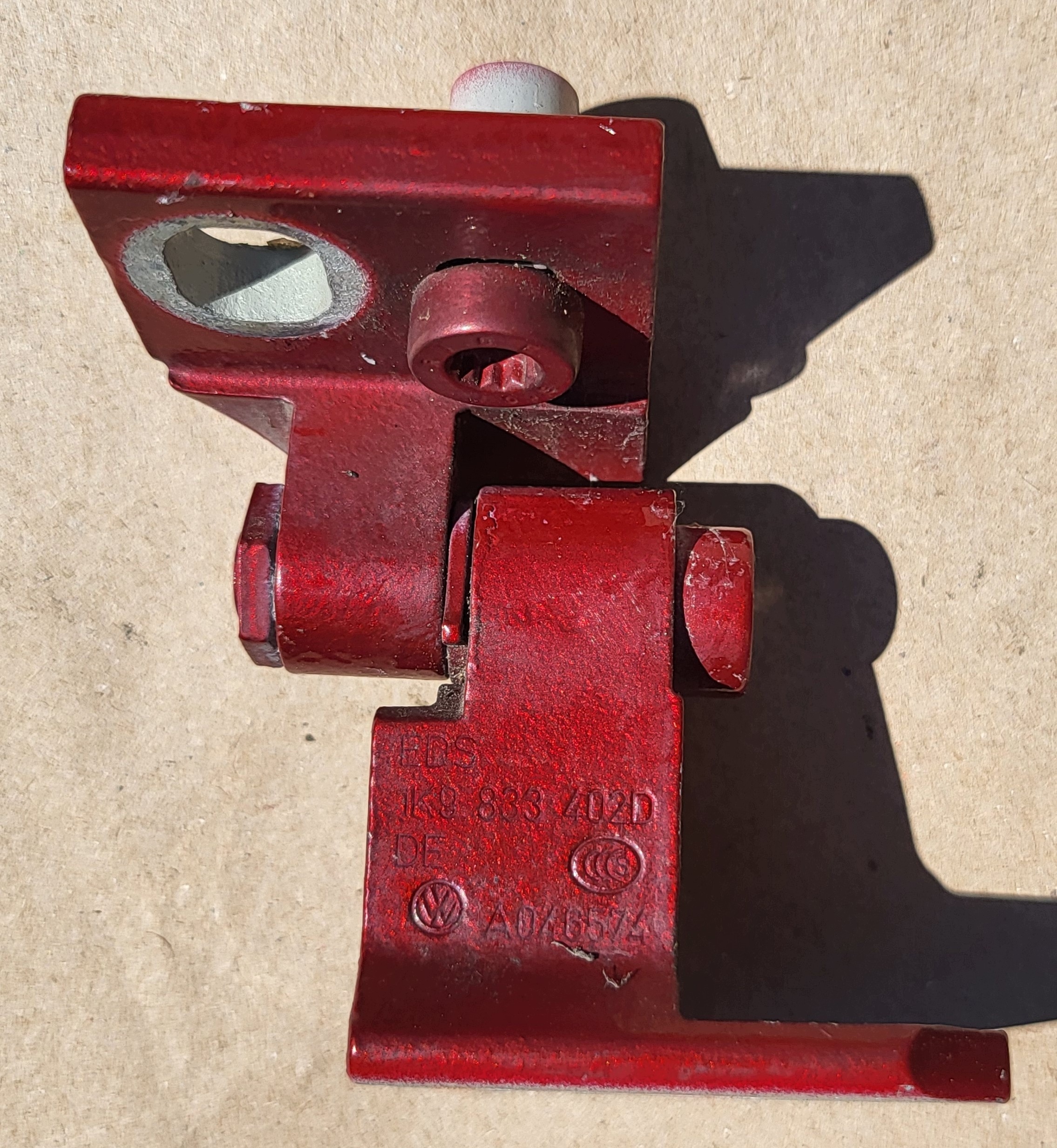 hinge door right rear part rear upper VW GOLF V 1K9833402D red/claret