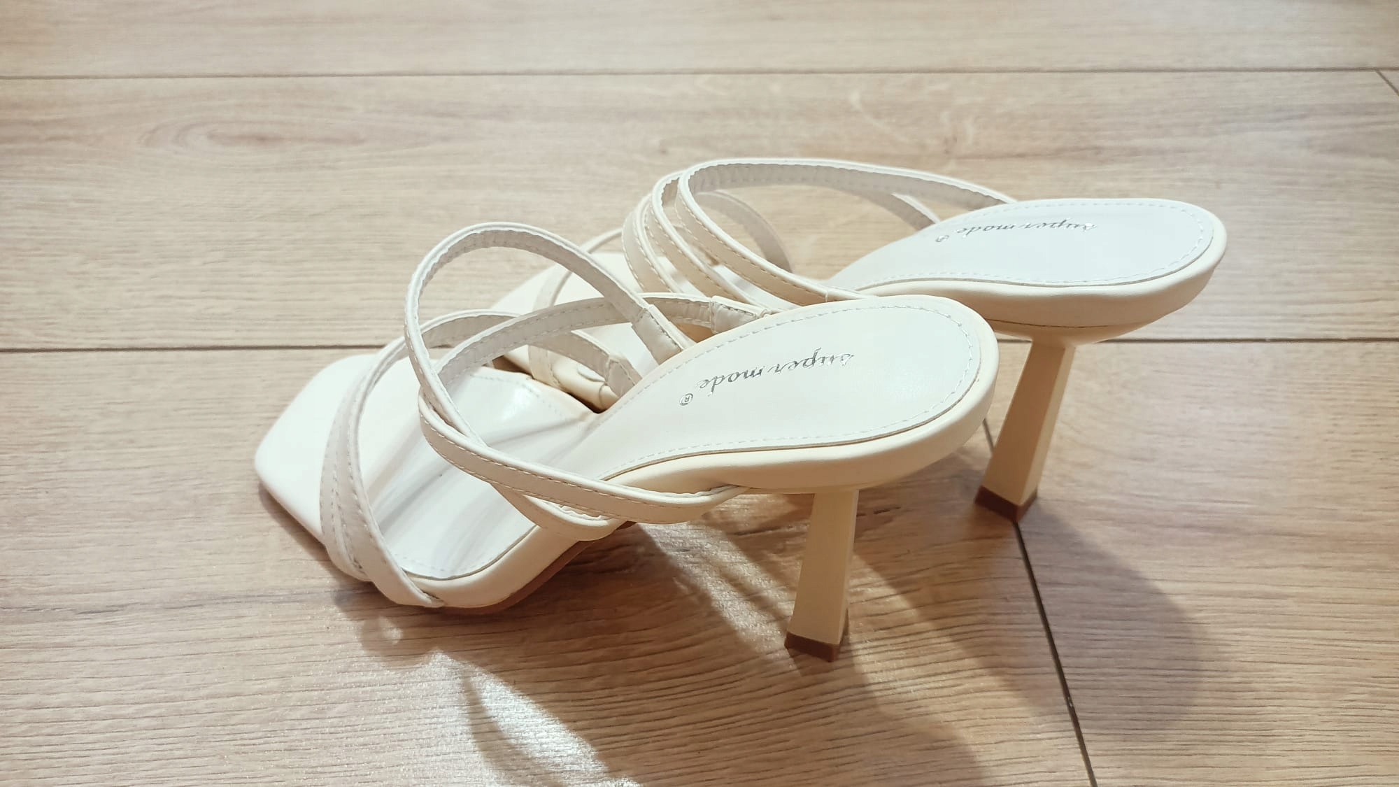 Klapki Na Obcasie Beżowe Rozmiar 38