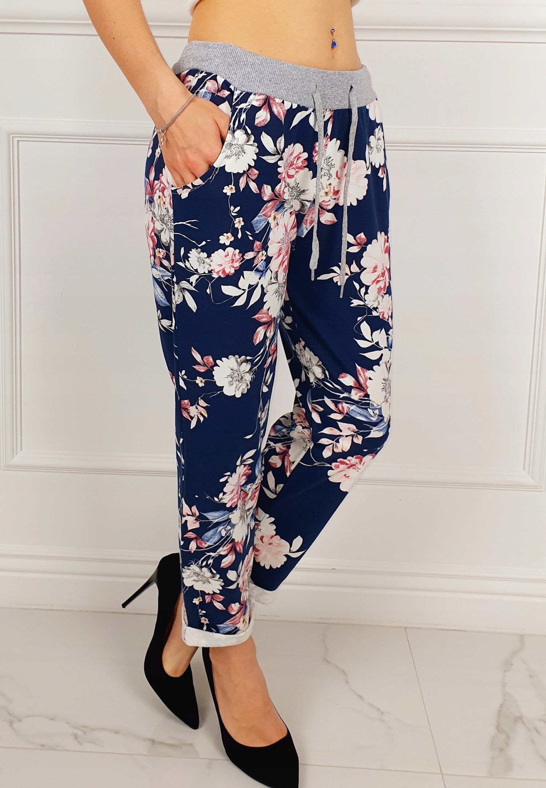 WYGODNE - SPODNIE - DRESOWE - KWIATY - BAWEŁNIANE Materiał dominujący bawełna