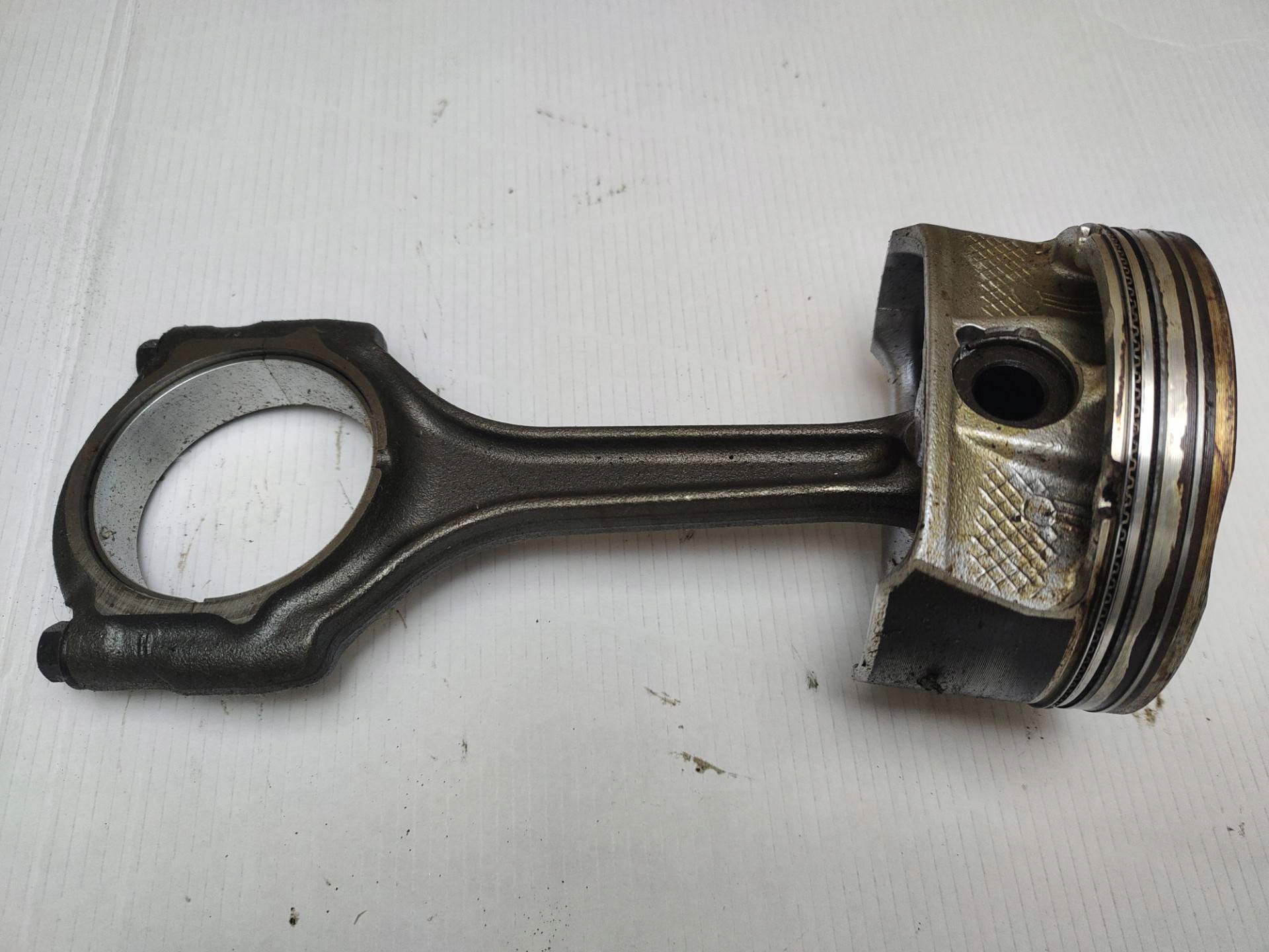 piston with connecting rod Chrysler Town and Country 5 facelift 2012