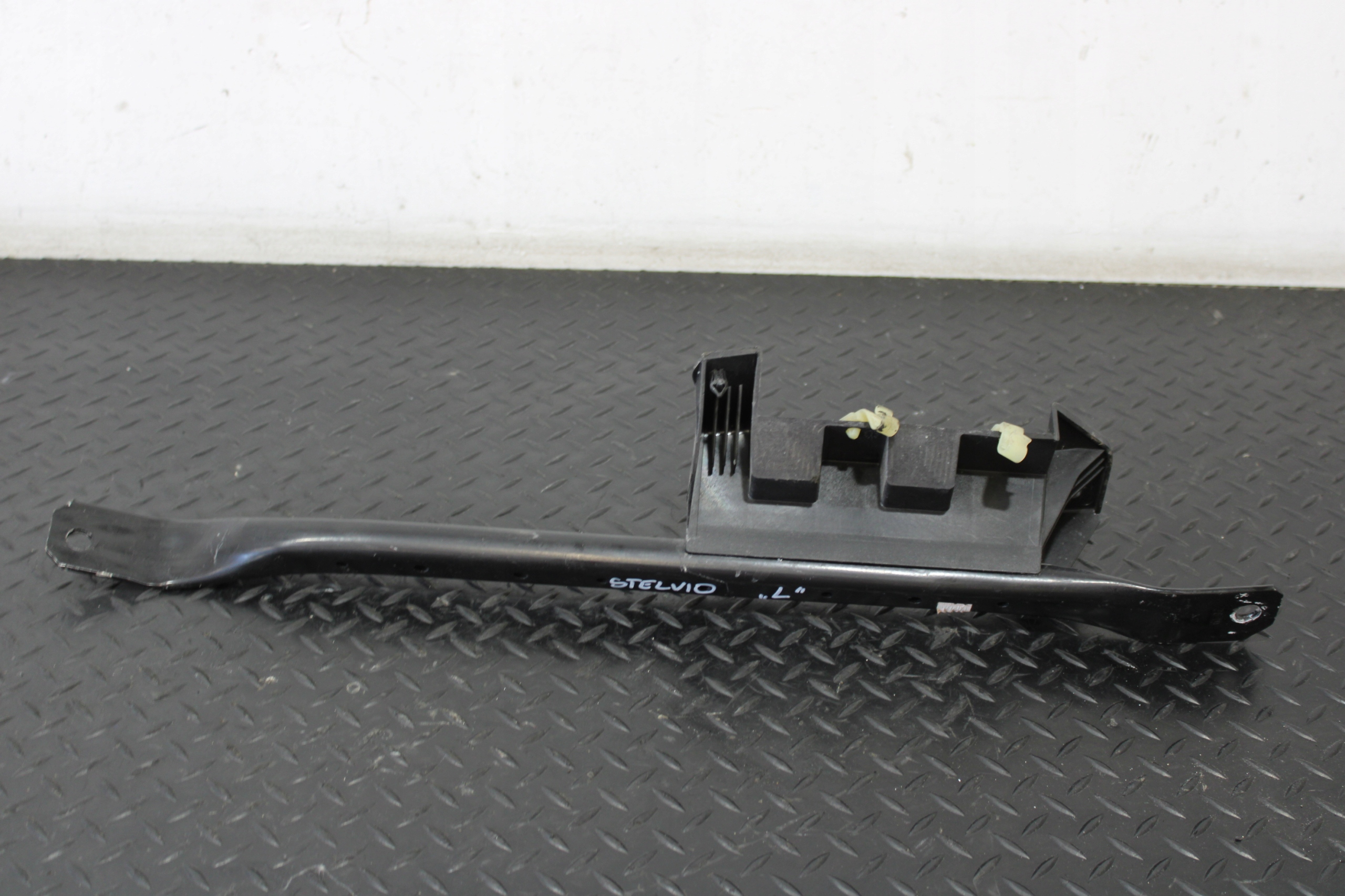 RINFORZO PARAURTI TRAVERZ sinistra ALFA ROMEO STELVIO