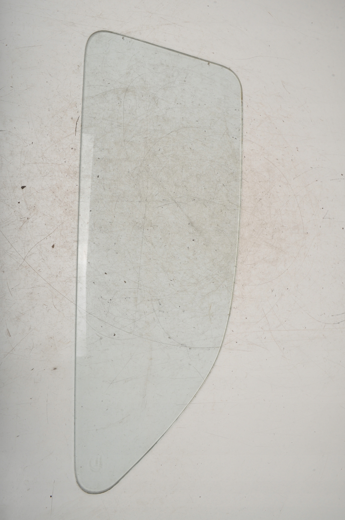 SKODA OCTAVIA 985 КУЗОВНОЕ СТЕКЛО ПРАВЫЙ ЗАДНИЙ