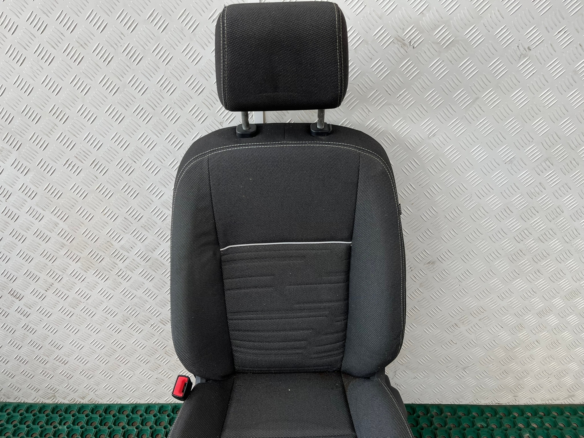 FORD CONNECT MK2 13-18 seat front left driver´s front