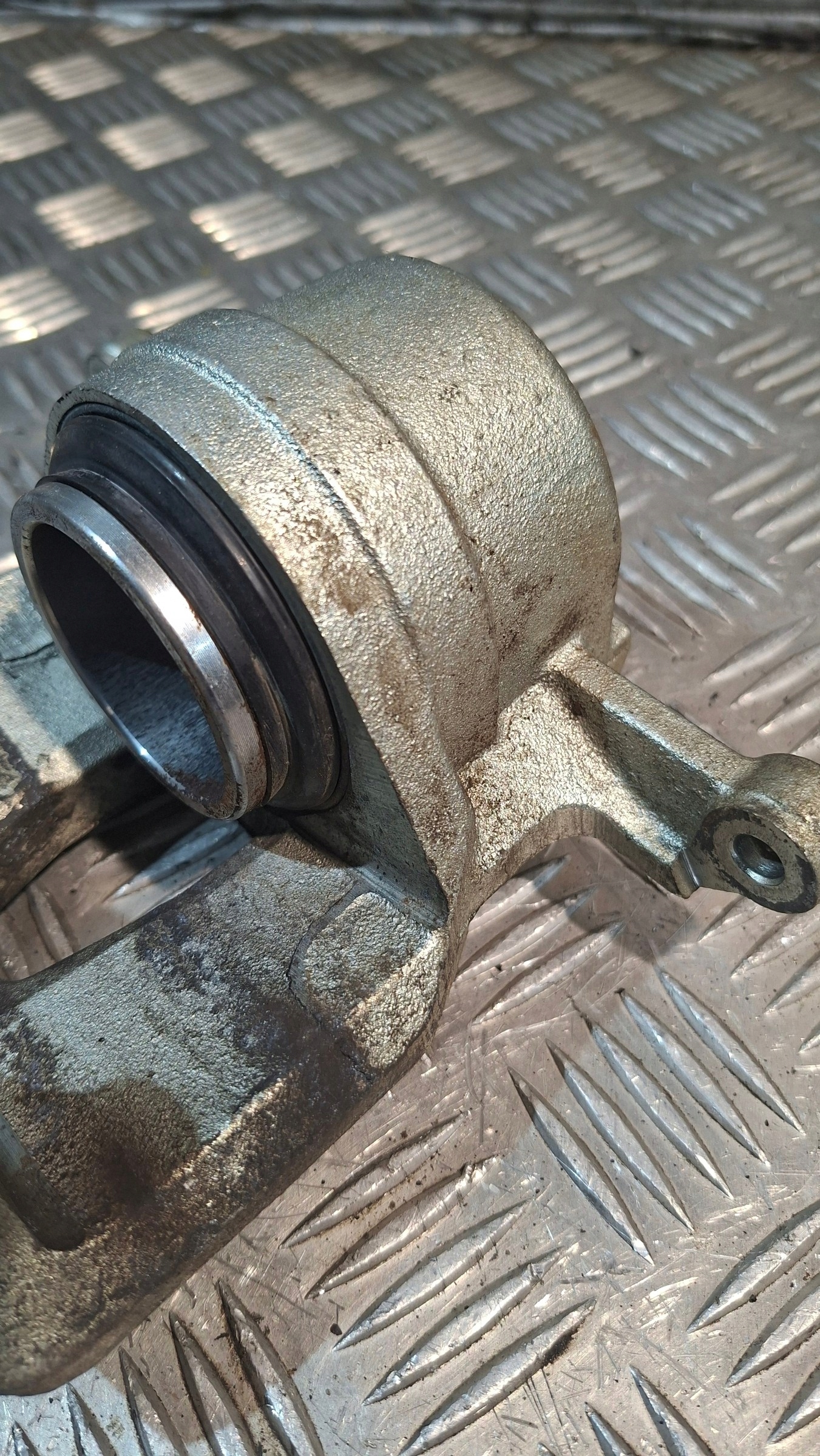 caliper brake left front TOYOTA AVENSIS VERSO 2.0D