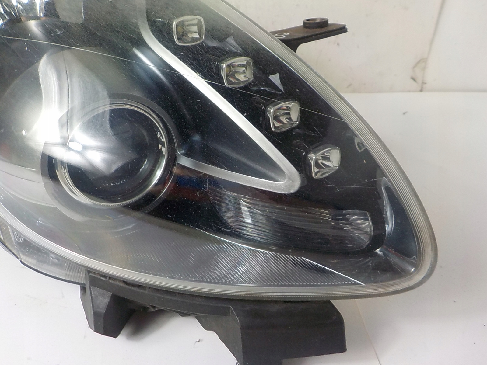 ALFA ROMEO GIULIETTA XENON light right front front UK