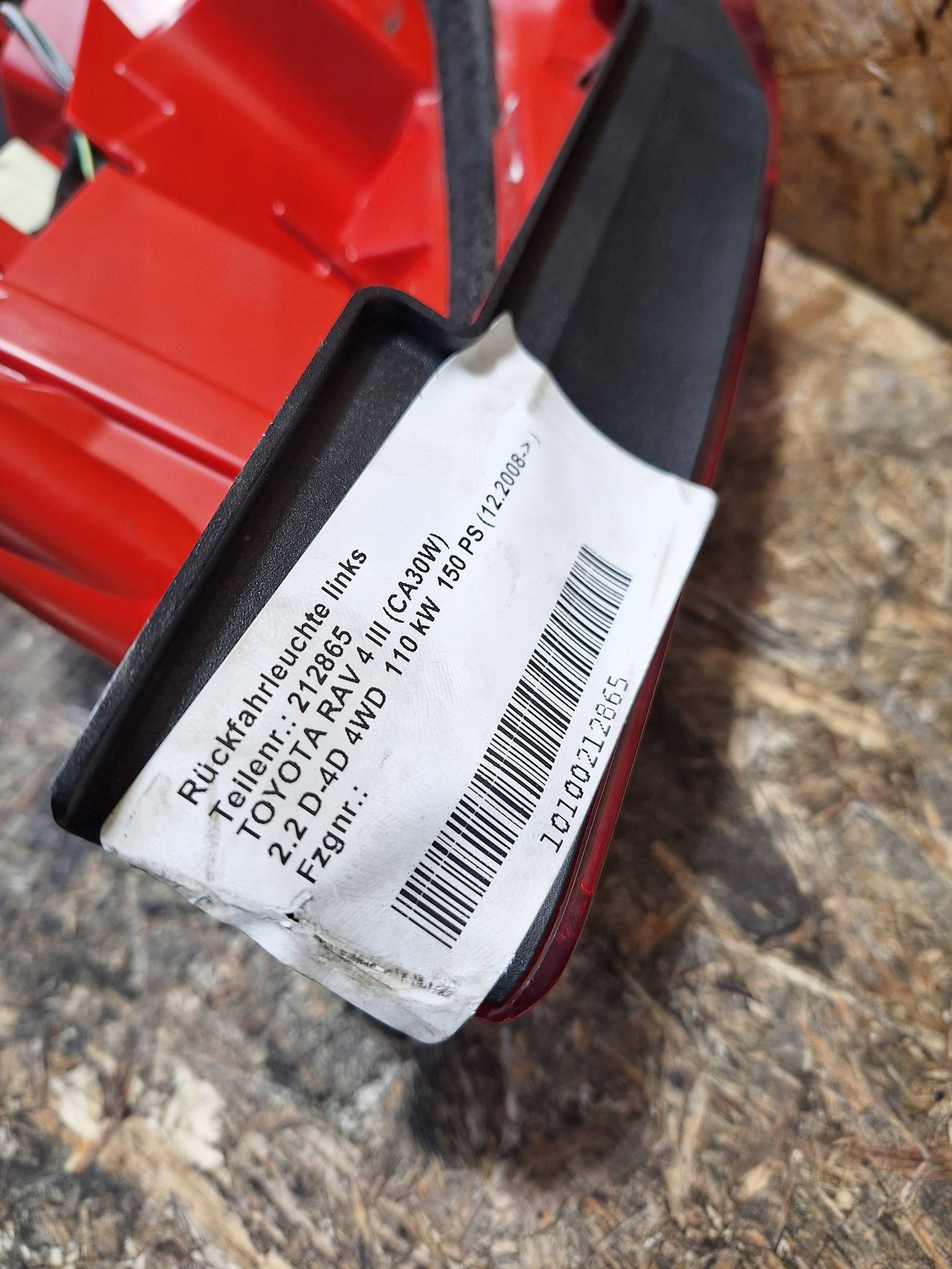 LAMPA TYŁ PRAWA TOYOTA RAV4 III 09-10 EUROPA Numer katalogowy części VAY4610