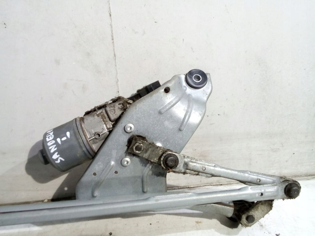 Dacia Sandero and wiper mechanism front 8200619512