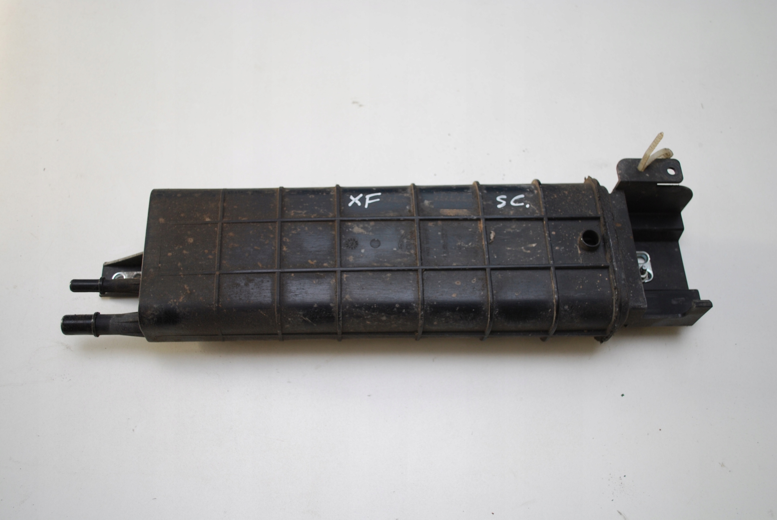 ZBIORNIK oparow benzyna Jaguar XF XF R 08 4 2 S c