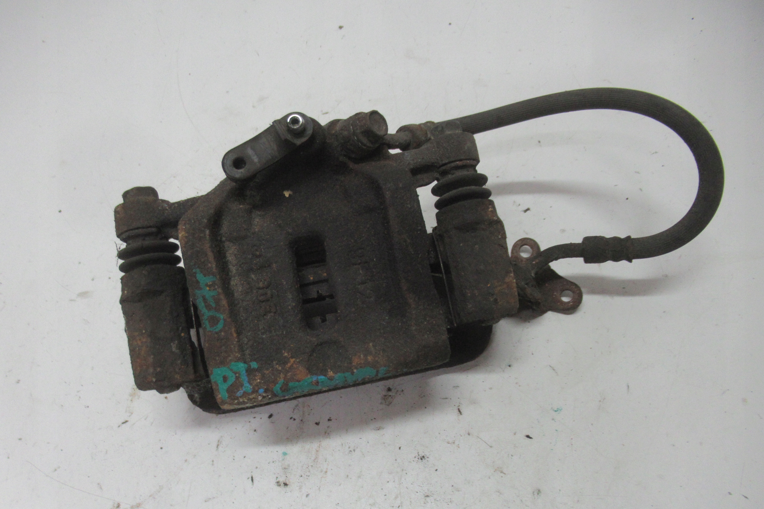 KIA CARNIVAL II 07R caliper right rear part