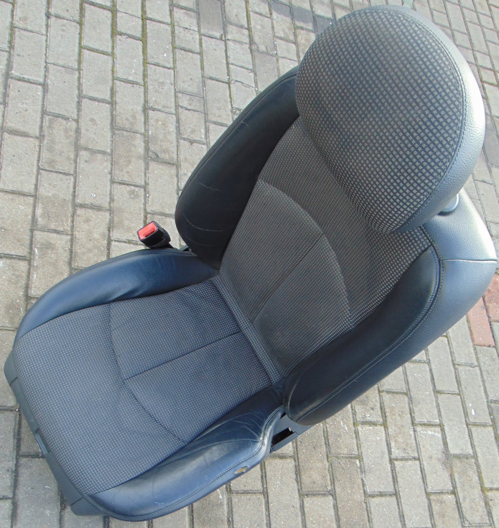 Переднє ліве сидіння MERCEDES E Class W211 Європа