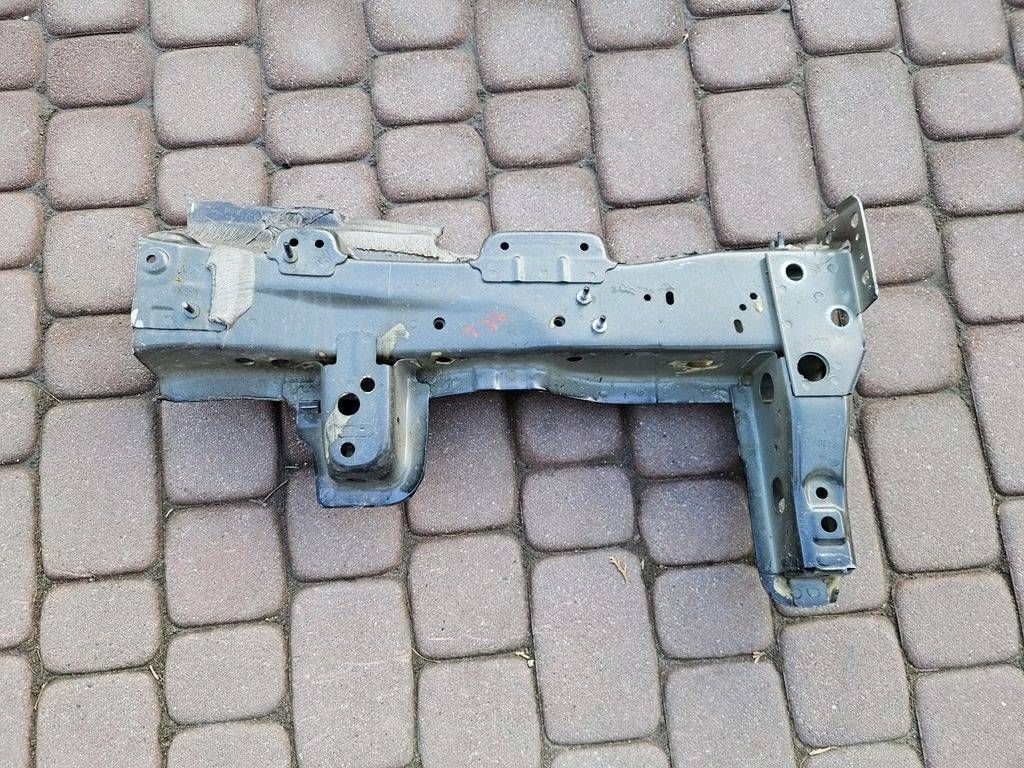Podloznica quarter front front left holder sanek Opel Astra K