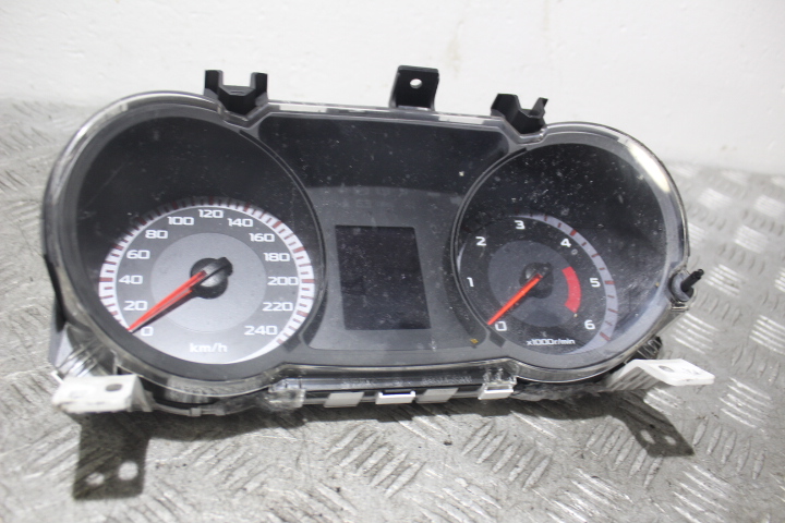 часы mitsubishi Outlander II