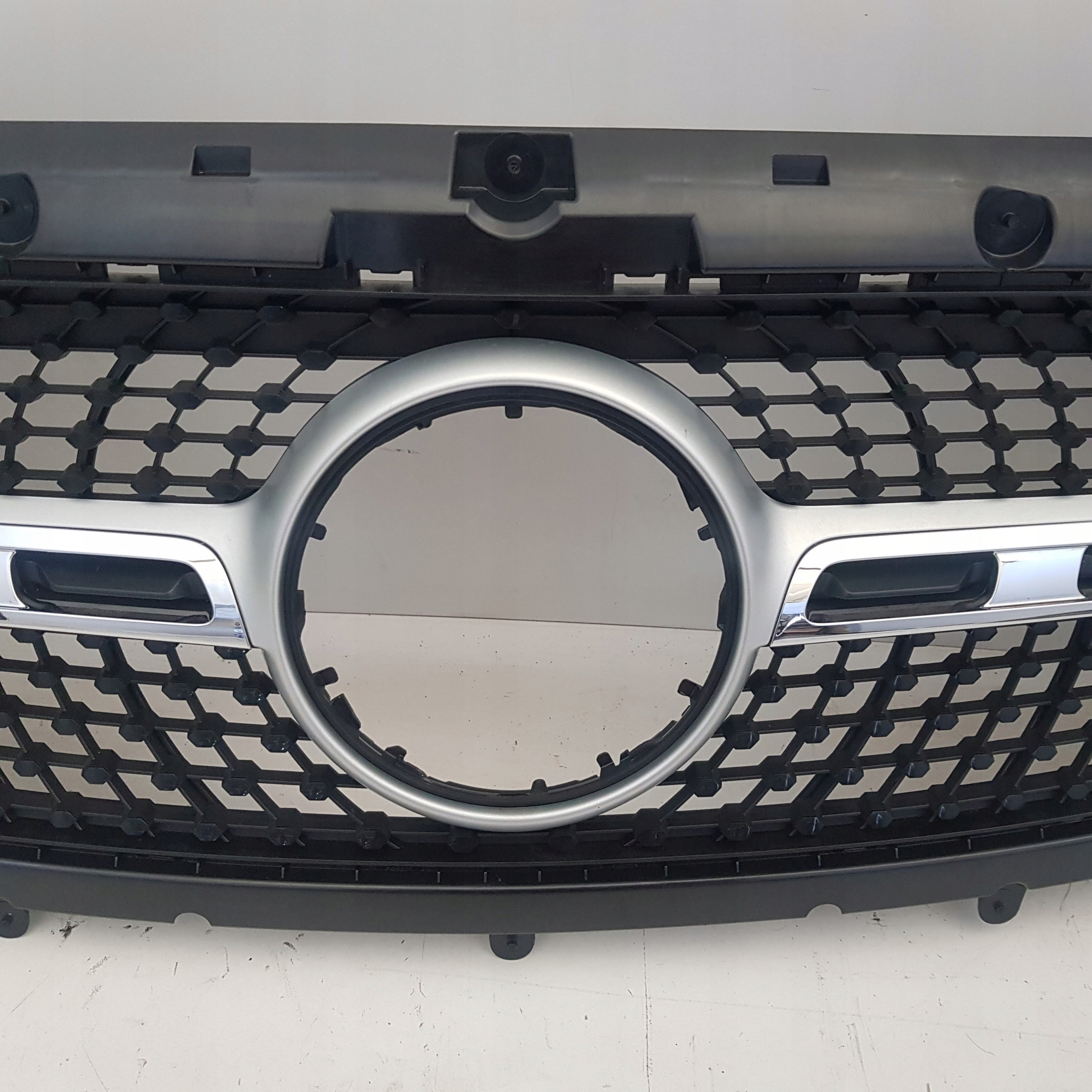 MERCEDES GLA 247 ATRAPA GRIL NOWY ORYGINAŁ Typ samochodu Samochody osobowe