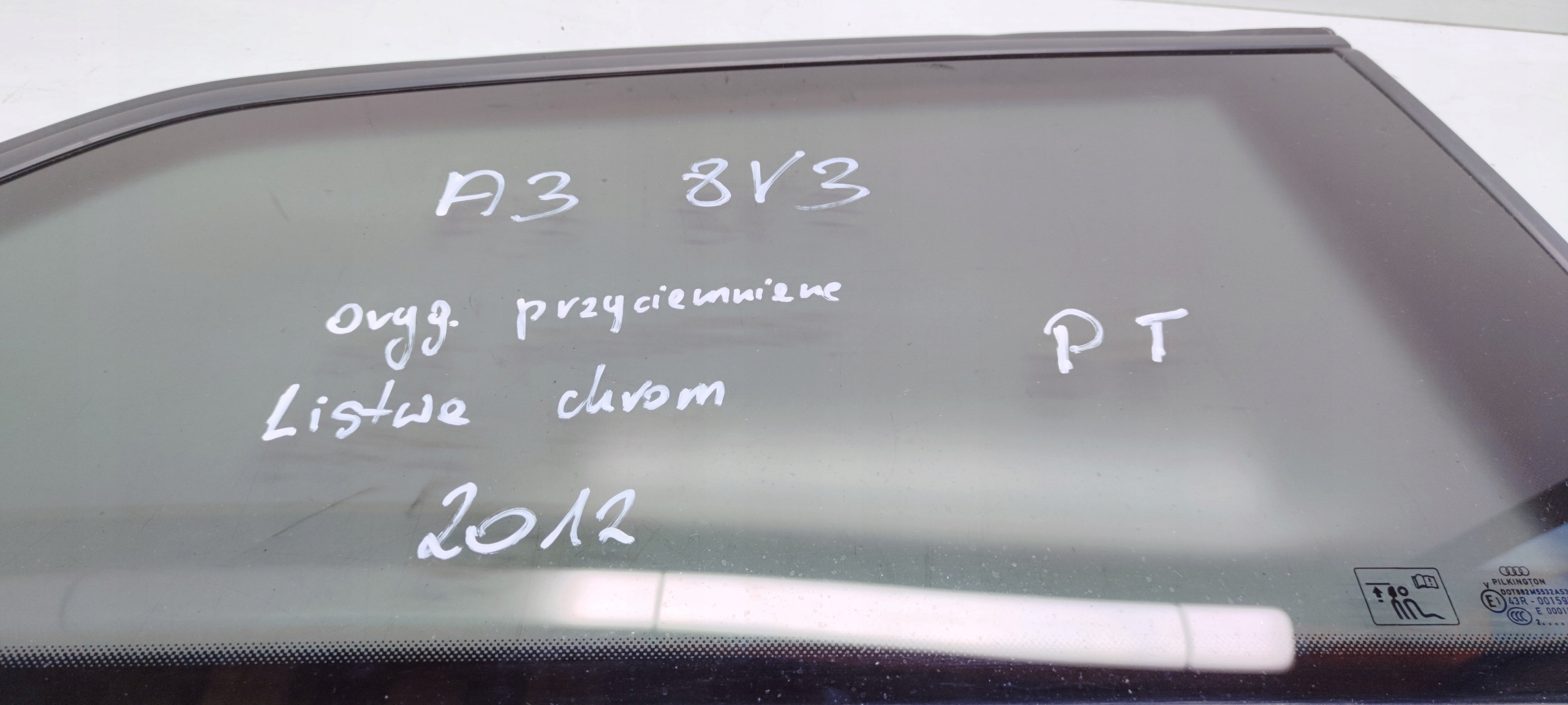 window bodywork right rear part below LISTWE CHROM AUDI A3 8V3 3 door 2012R